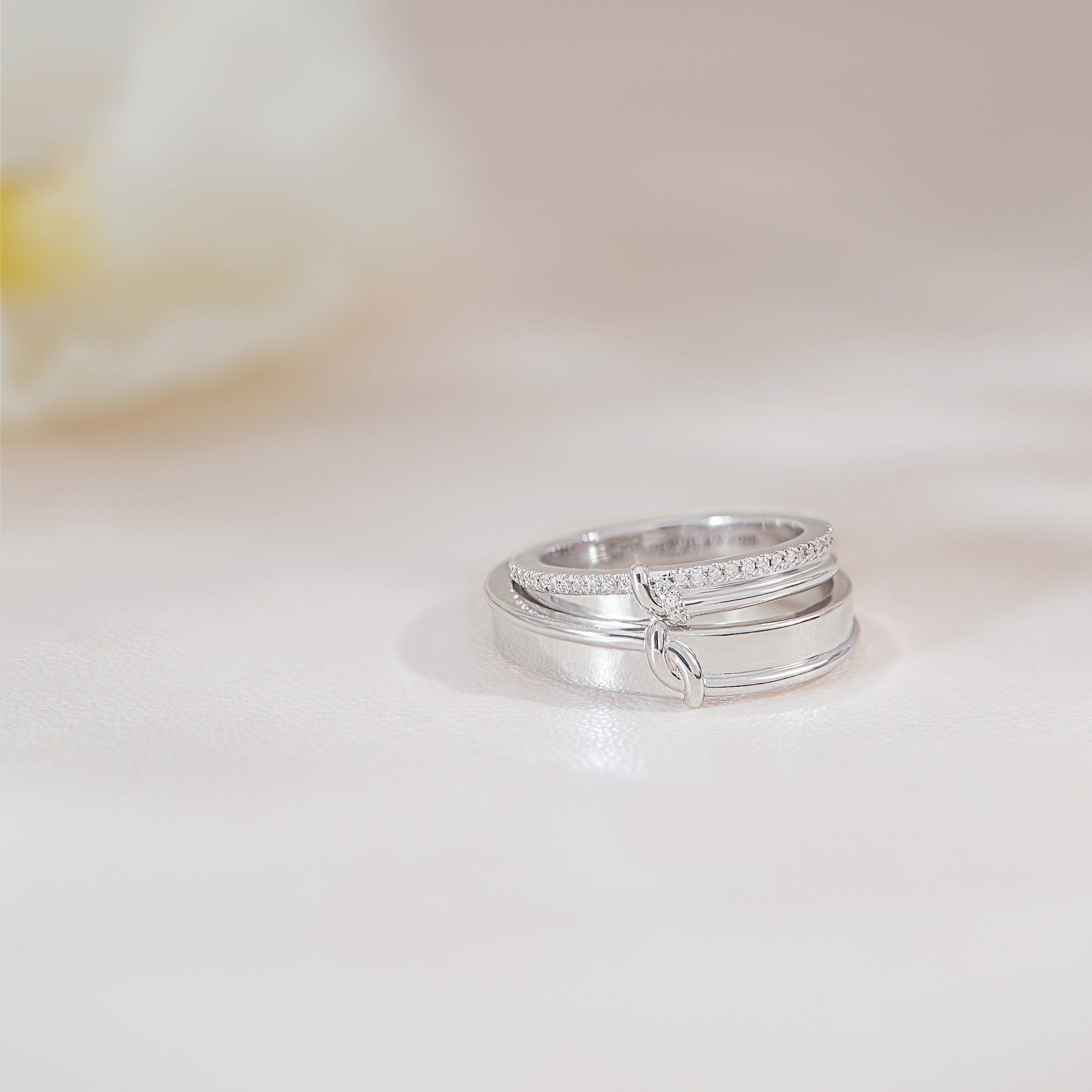 Nhẫn cưới vàng 18k Love Knot Gix - GCR25050055