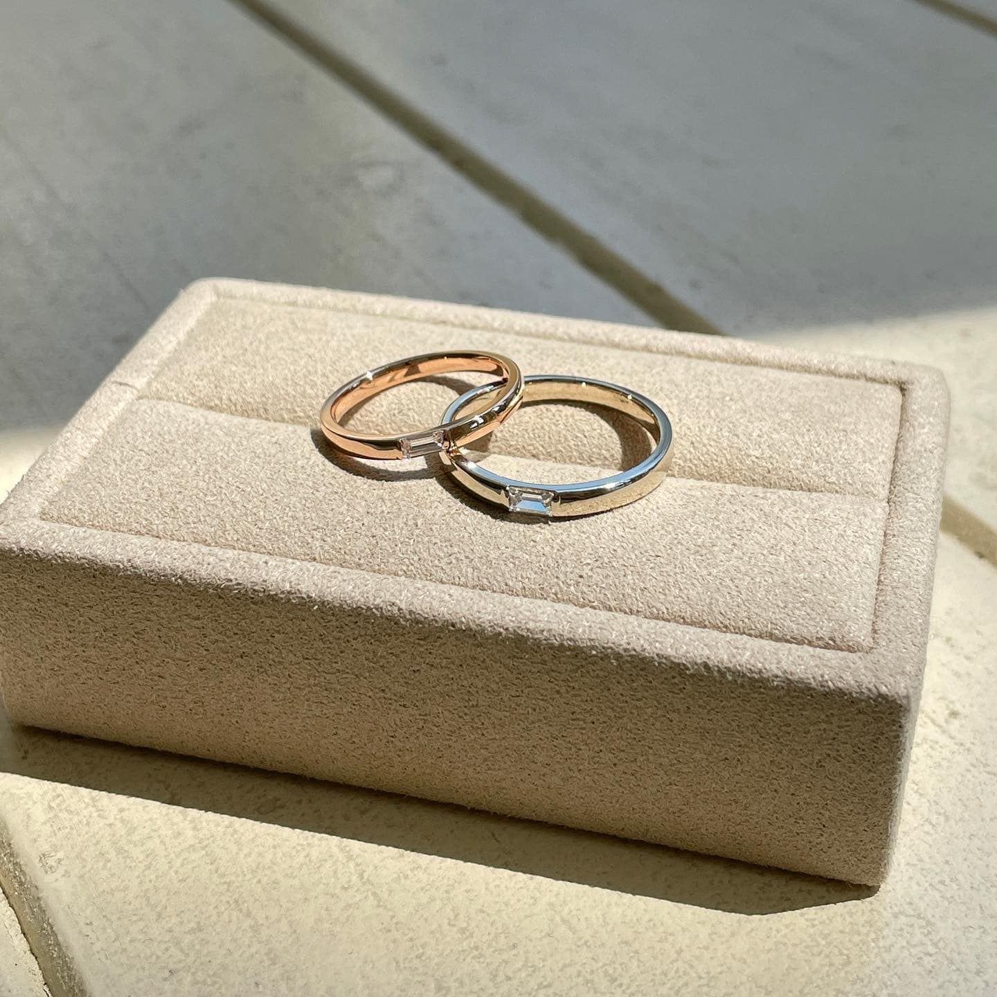 Nhẫn cưới bạc vàng 18k đơn giản sang trọng đính kim cương nhân tạo Gix Jewel