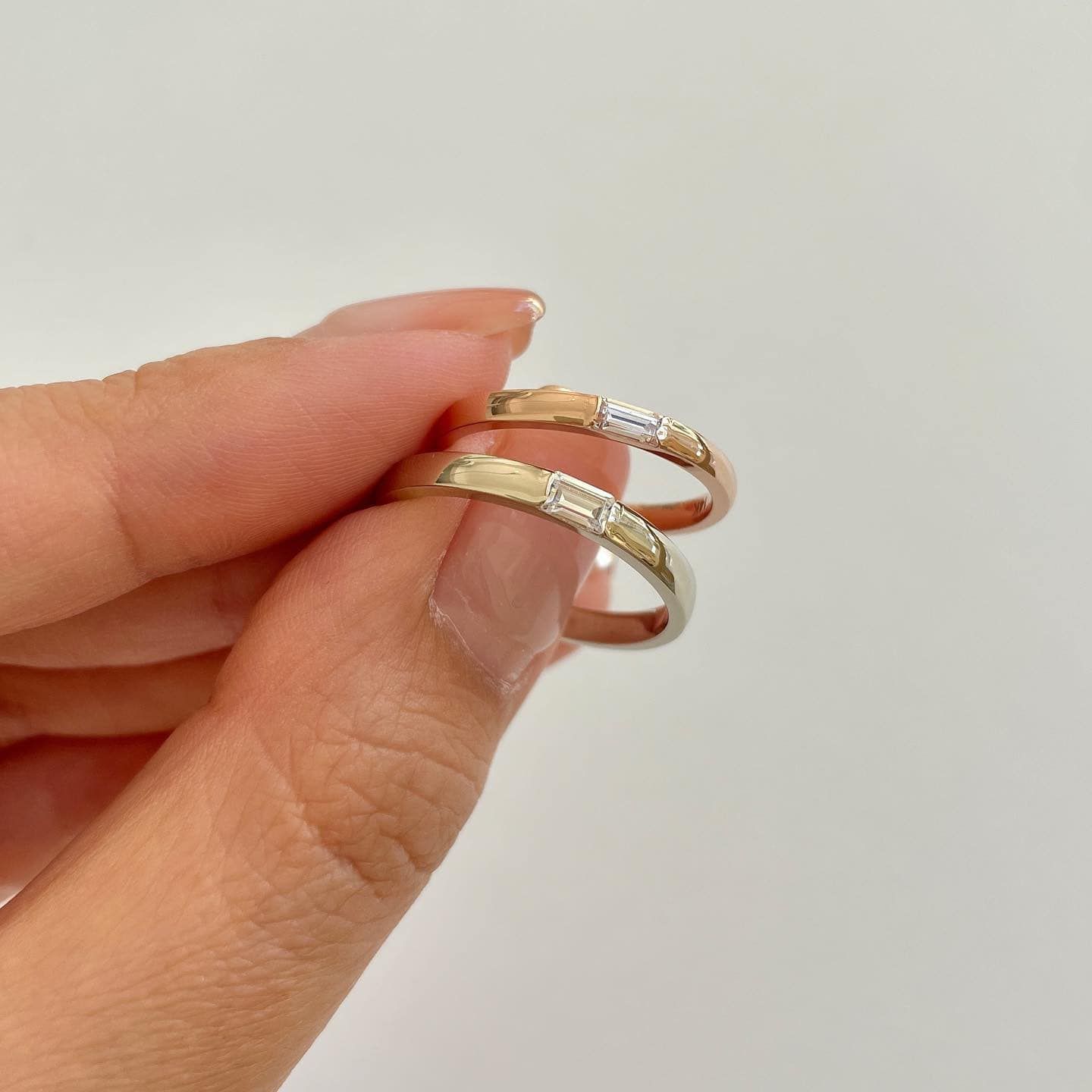 Nhẫn cưới bạc vàng 18k đơn giản sang trọng đính kim cương nhân tạo Gix Jewel