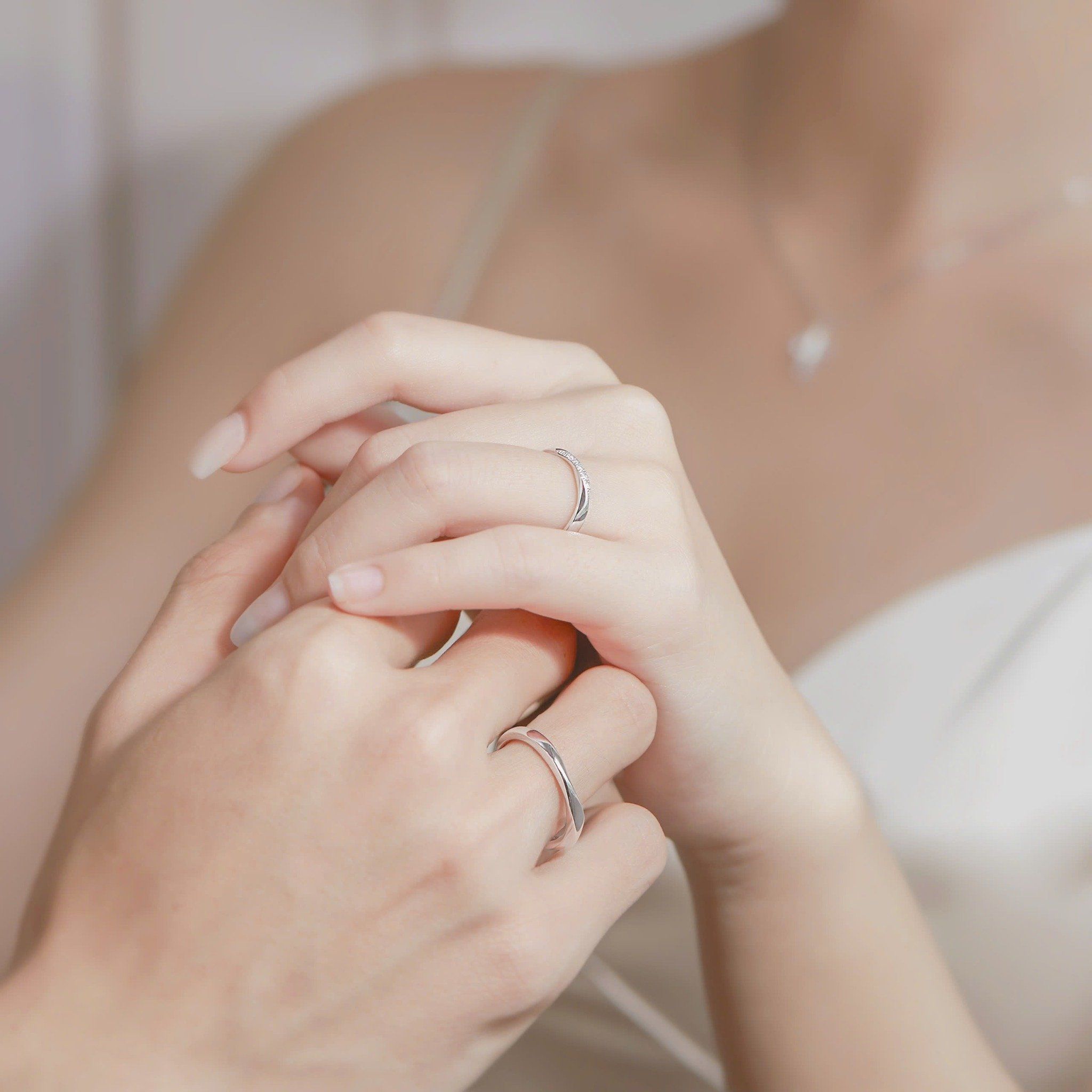 Nhẫn đôi vô cực đính đá Moissanite khắc chữ Gix - GCR25050031