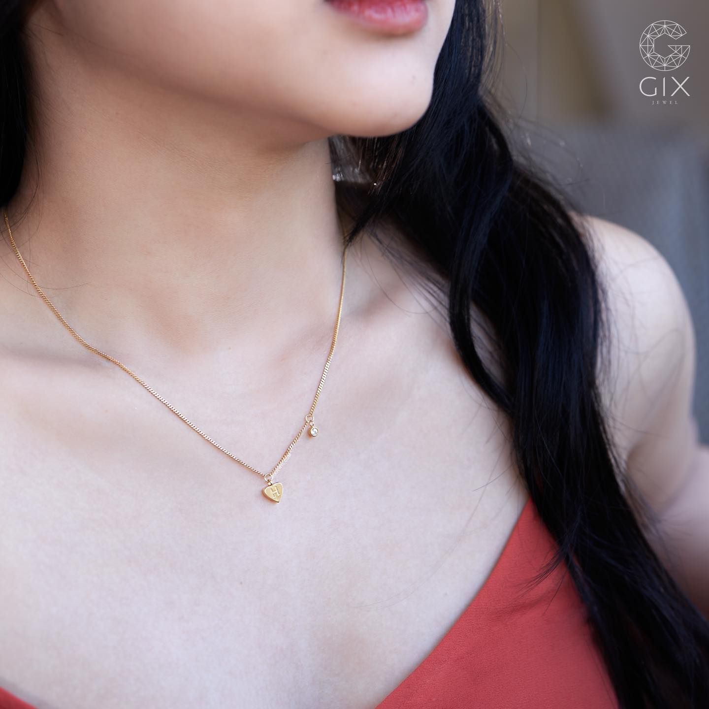 Dây chuyền khắc tên khoen lật vàng 18k mặt trái tim đính đá cao cấp Gix Jewelry