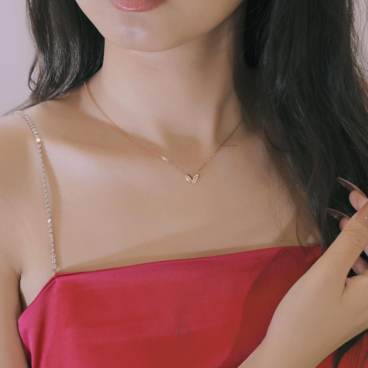Vòng cổ hình trái tim hot trend vàng tây 18k nữ dễ thương in tên Gixjewel