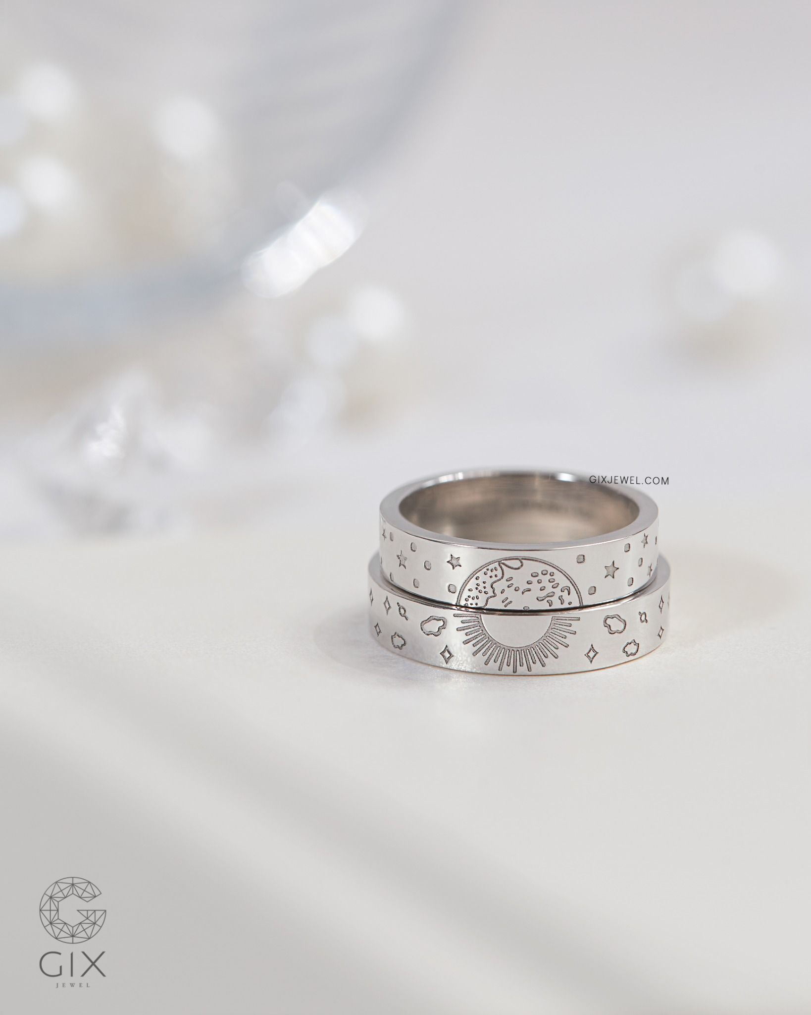 Nhẫn cưới vàng tây đẹp bản vuông khắc mặt trăng & mặt trời Gix Jewel