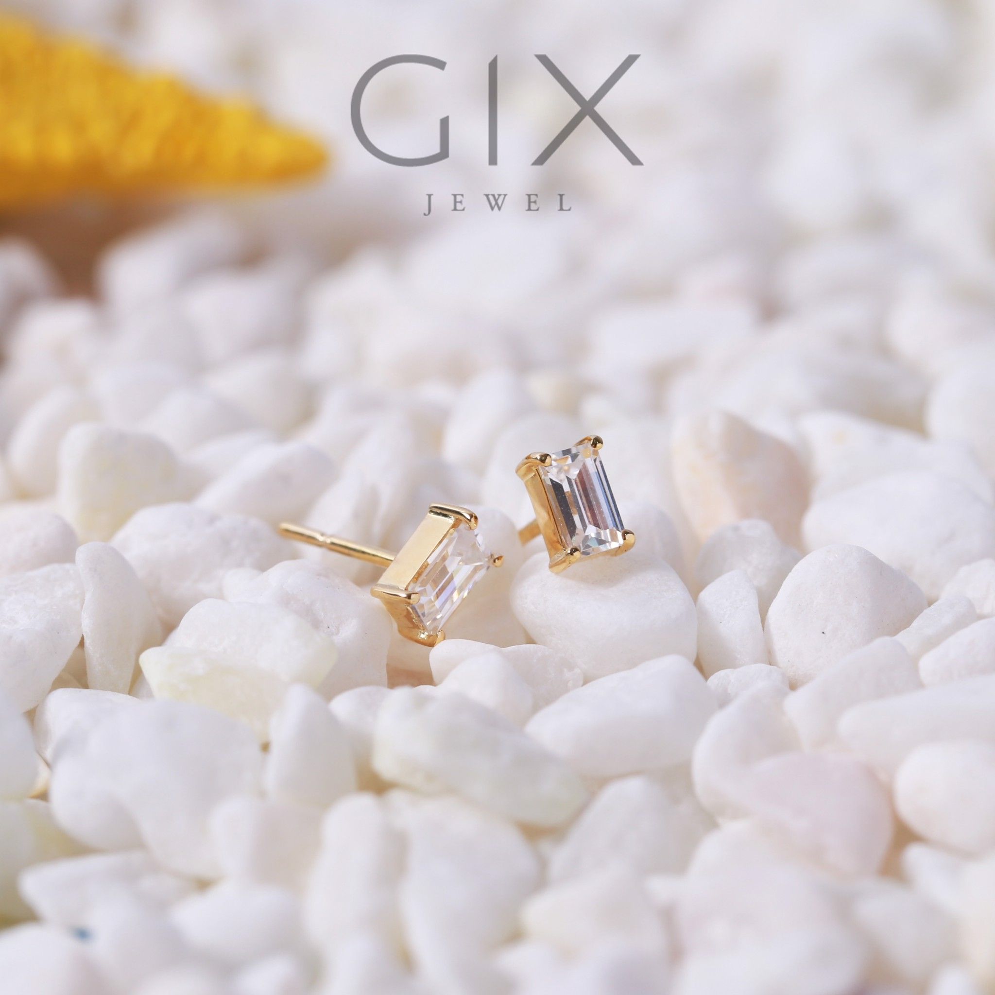 Bông tai 1 hột vàng tây bạc xi bạch kim dáng nụ đá chữ nhật 4 chấu đẹp Gix Jewel
