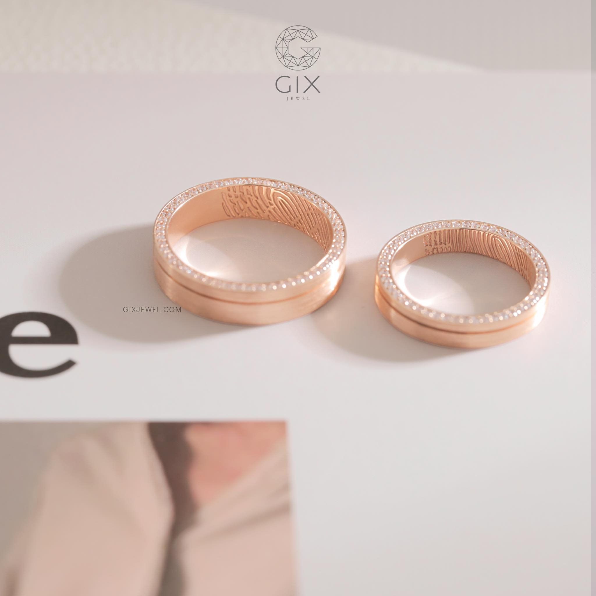 Nhẫn Cưới Vàng 18K Đính Kim Cương In Vân Tay Gix - GCR25050049