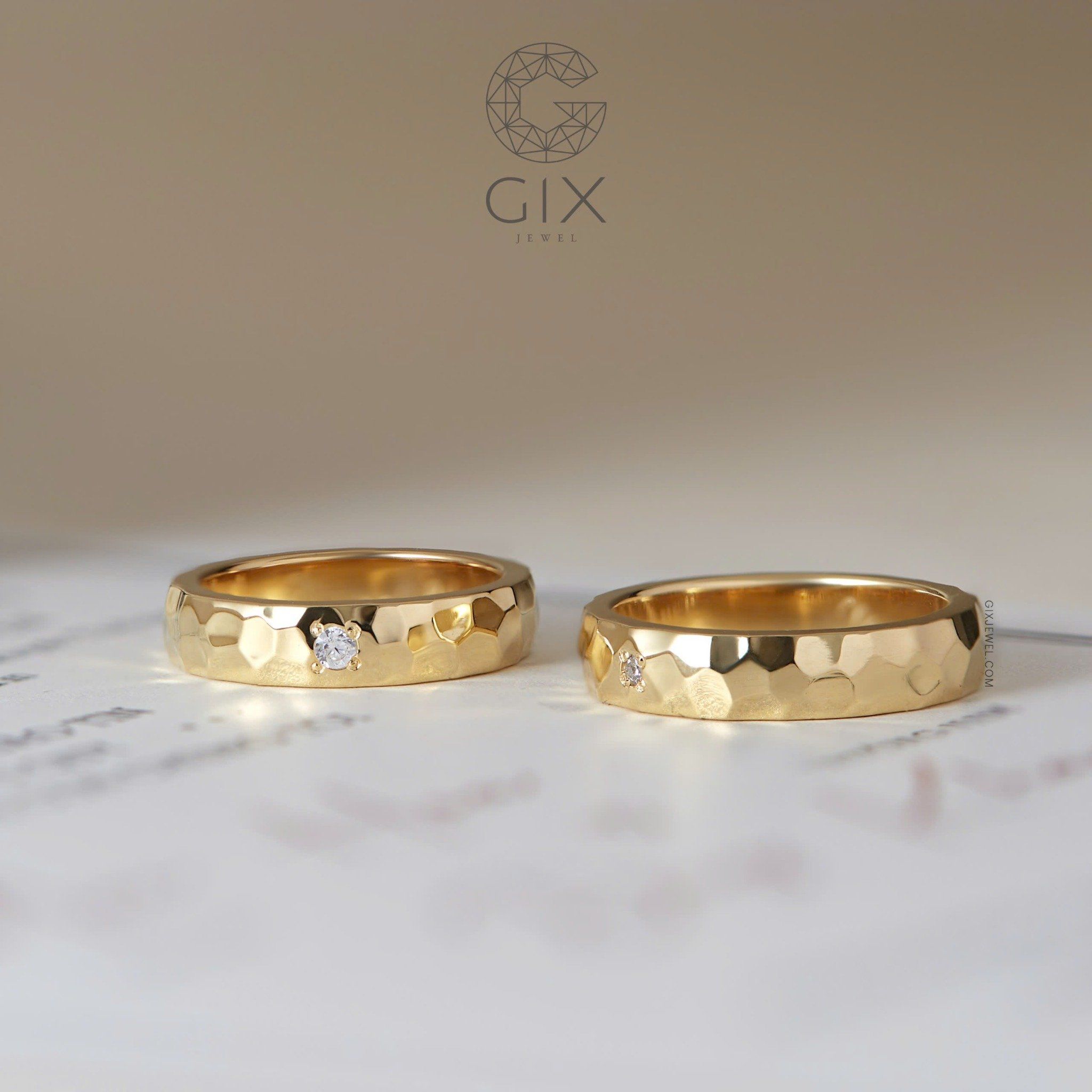 Nhẫn cưới vàng 18k thiết kế vát hamer cao cấp Gix - GCR25050137