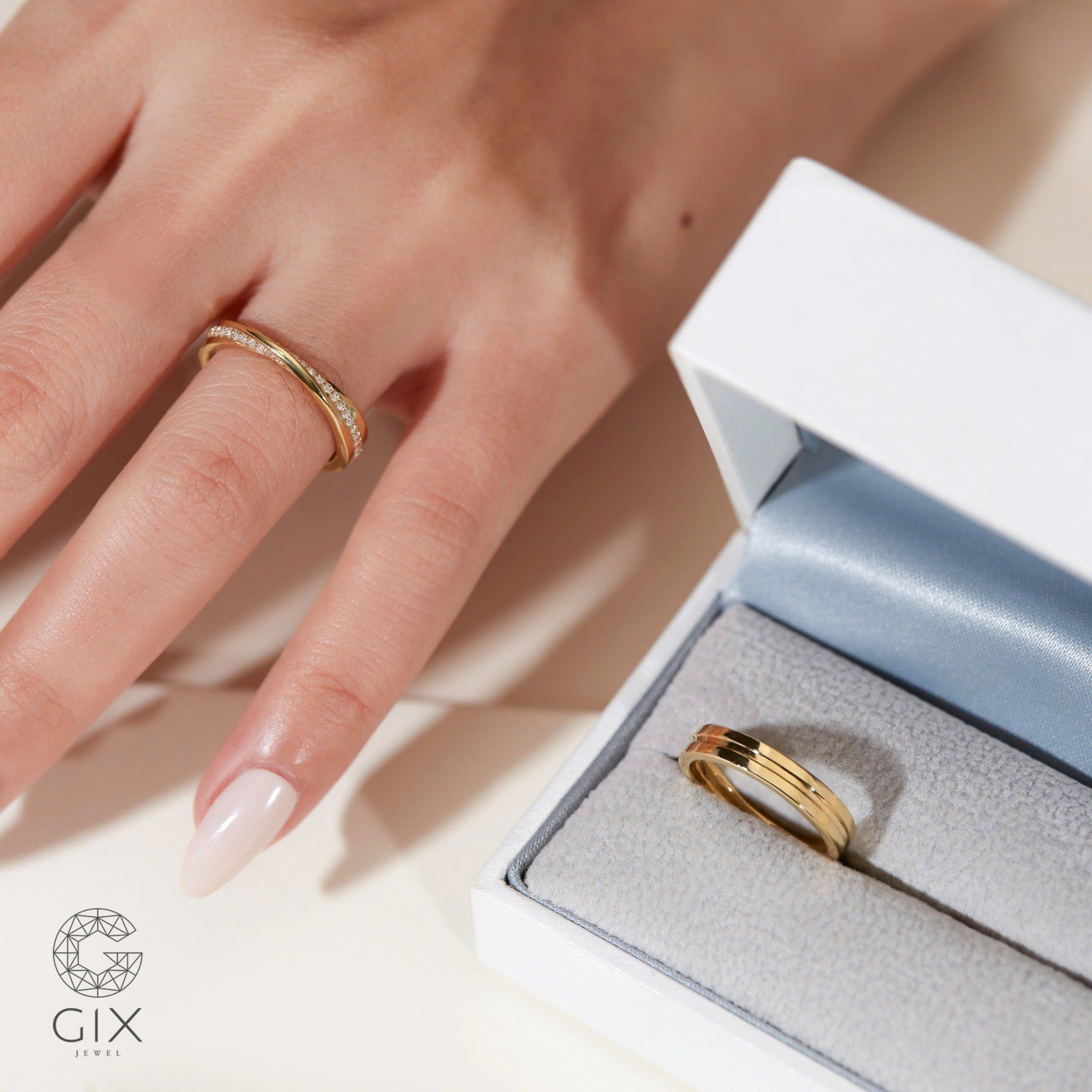 Nhẫn cưới Mobius vô cực vàng 18K đính kim cương Gix Jewel - GCR25050093