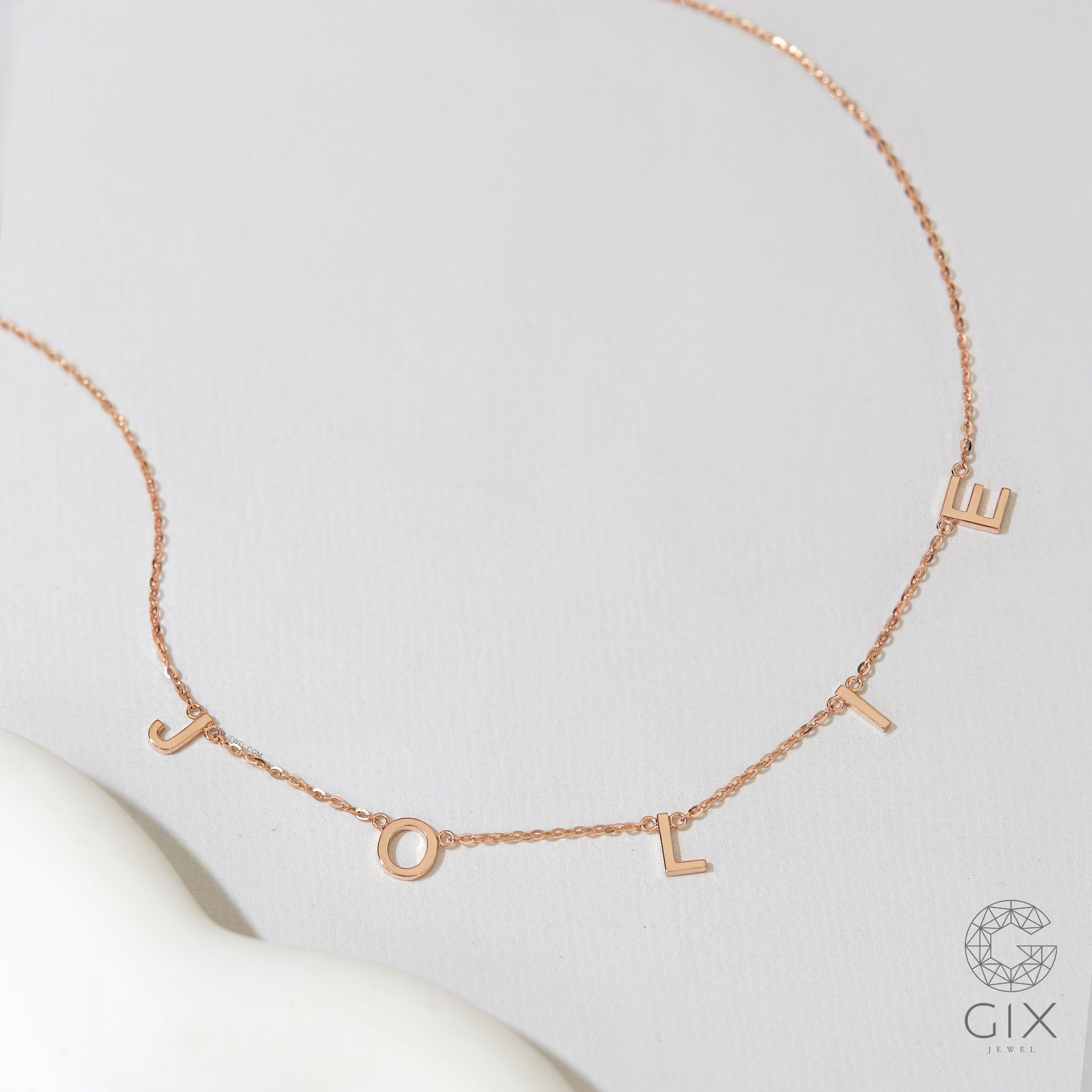 Vòng cổ vàng tây nam nữ mặt chữ theo tên đeo cổ đính đá cao cấp Gixjewelry