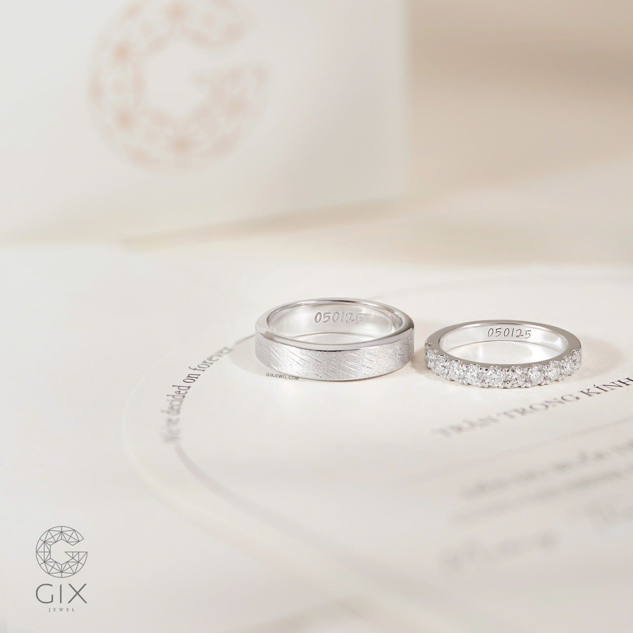 Nhẫn Đôi Đính Kim Cương Luxury Full Hạt Gix Jewelry - GCR25050124