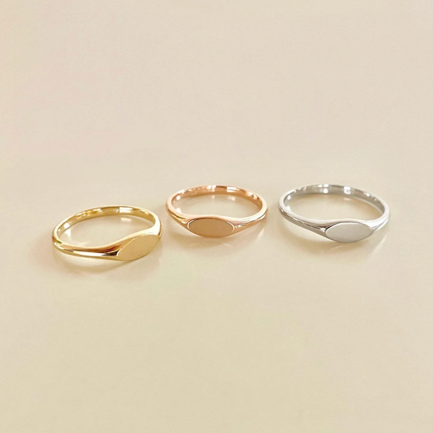Nhẫn signet ring nữ bạc ta Gix Jewel mạ vàng đẹp khắc chữ