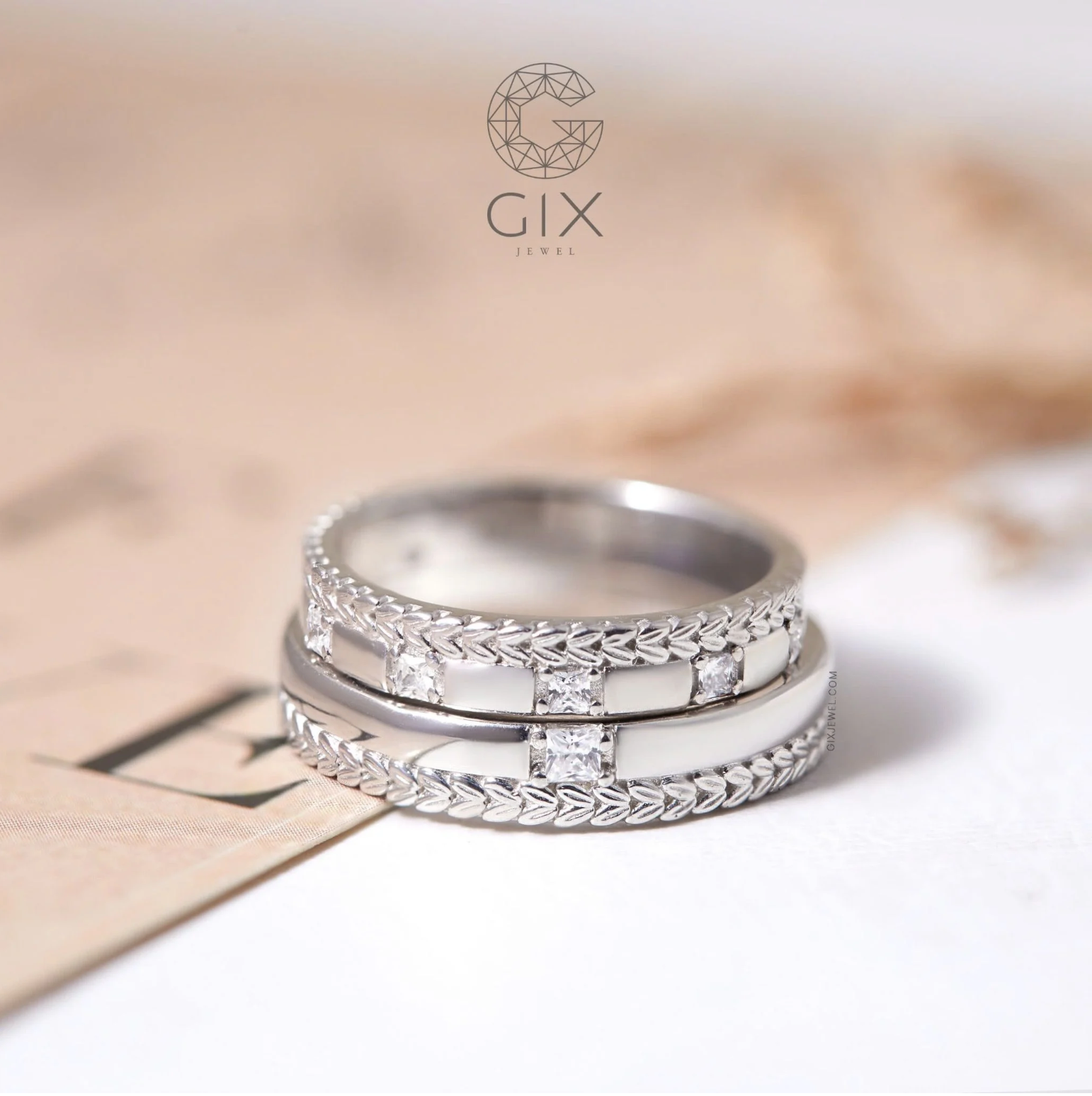 Nhẫn cưới vàng 18k hình vương miện đính đá Gix Jewel - GCR25050117