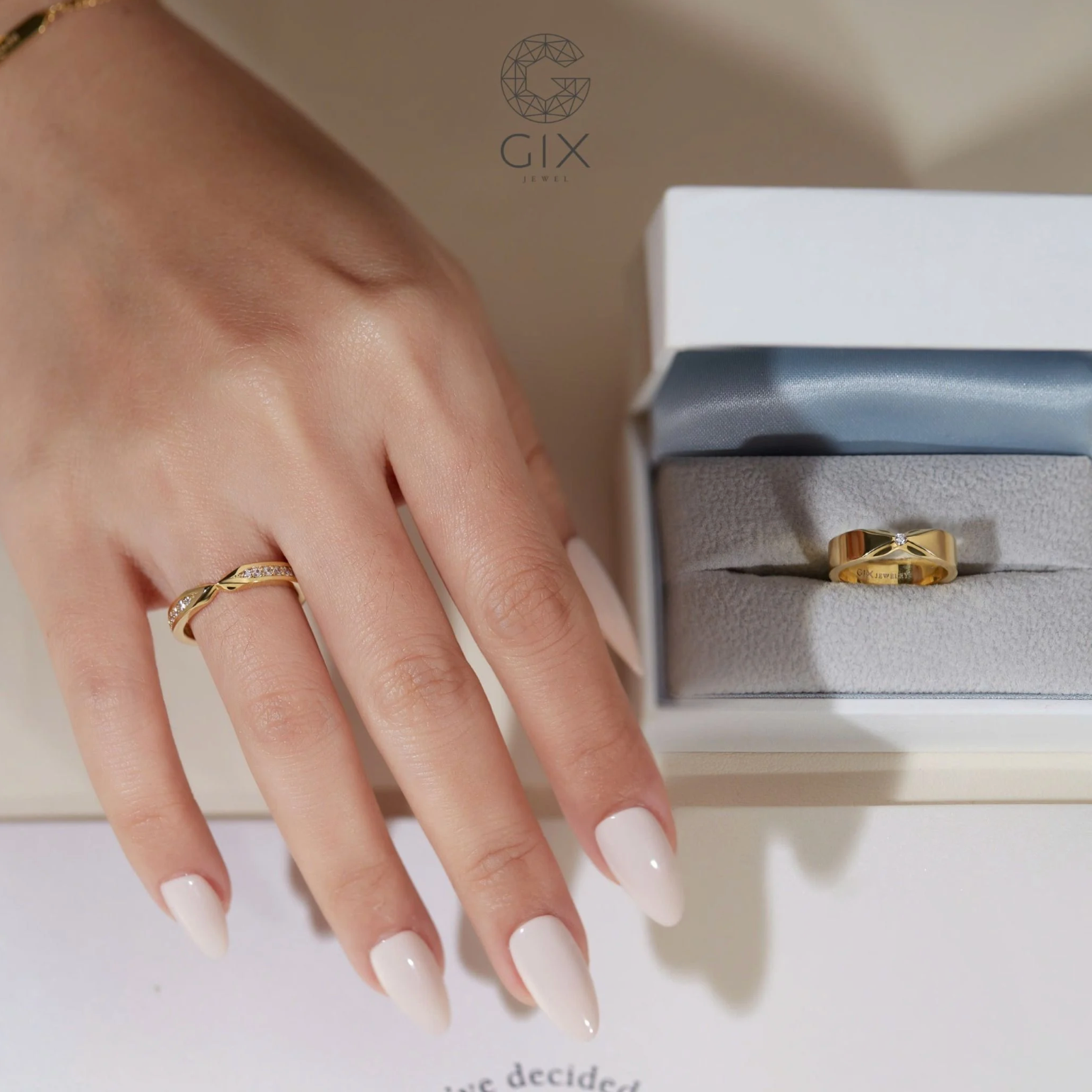 Nhẫn cưới vô cực Ribbon vàng 610 đính kim cương tấm Gix Jewel - GCR25050104