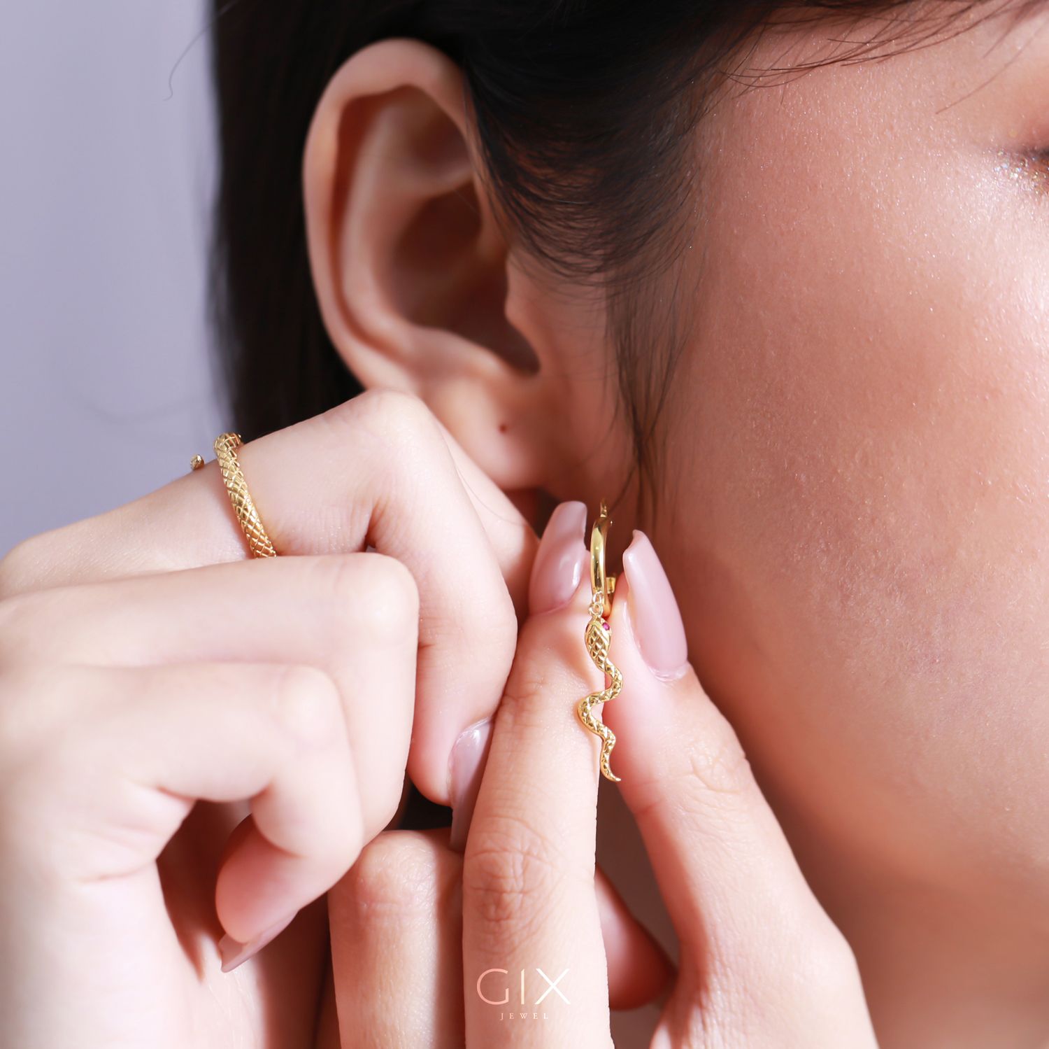 Bông tai vàng nữ 18k bạc cao cấp khoen tròn tòn ten đẹp hình con rắn Gixjewelry