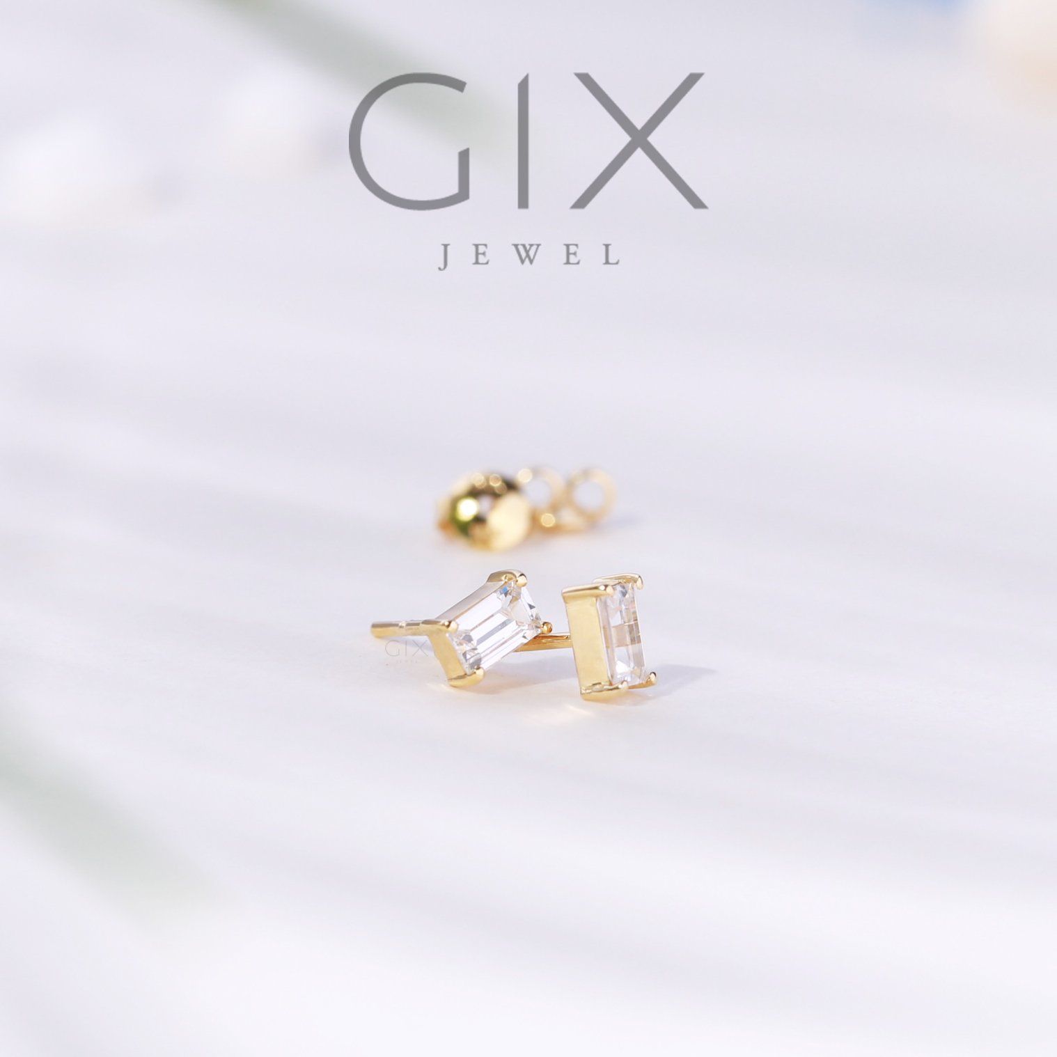Bông tai 1 hột vàng tây bạc xi bạch kim dáng nụ đá chữ nhật 4 chấu đẹp Gix Jewel