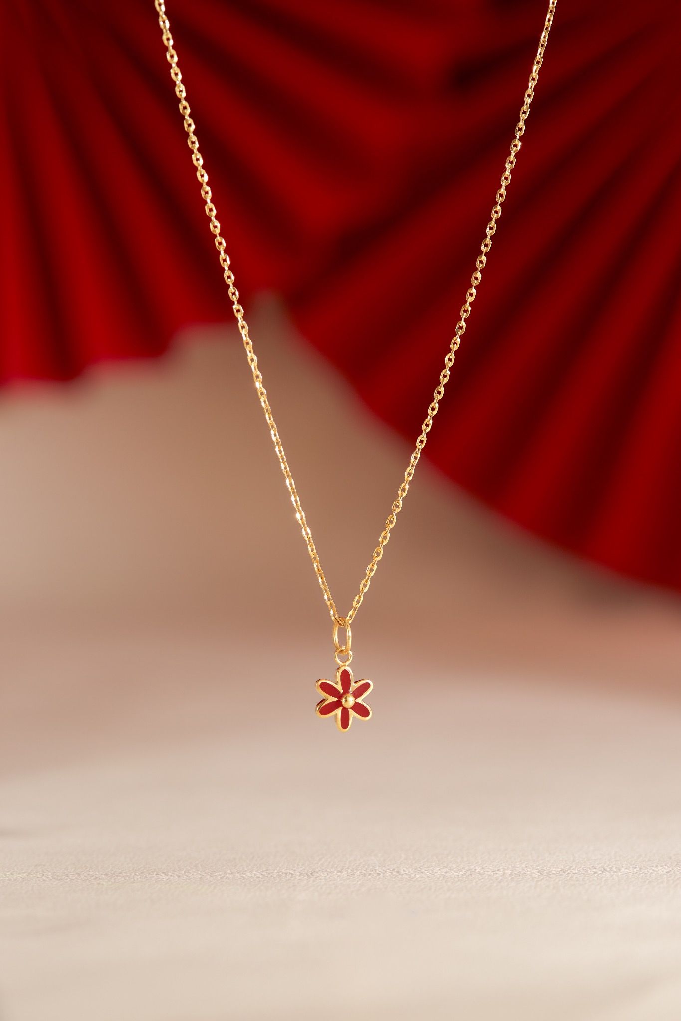 Vòng cổ vàng tây cho nữ đẹp hình hoa 5 cánh tráng màu dễ thương ôm sát cổ Gixjewel