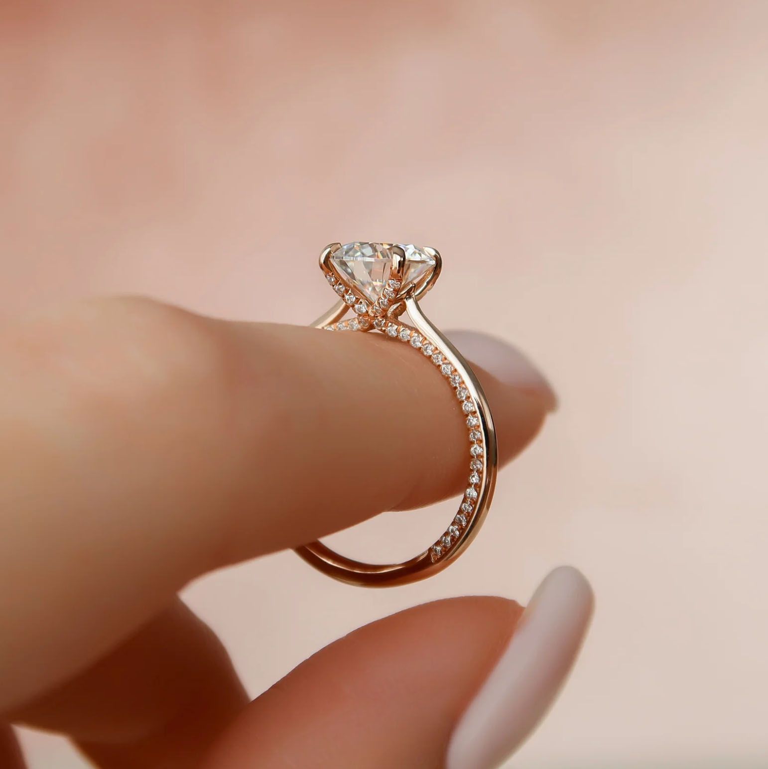 Nhẫn vàng cầu hôn đẹp vàng hồng 18k đính kim cương round cao cấp Gix