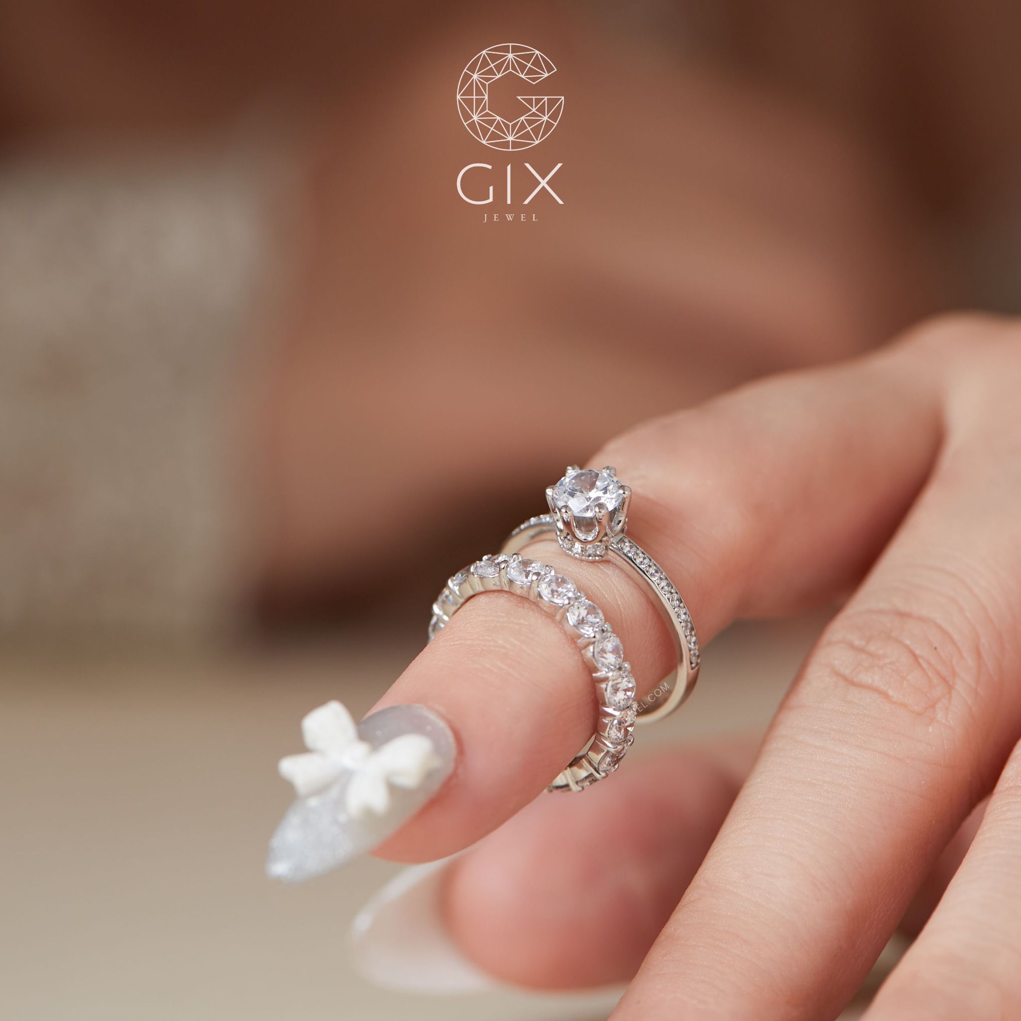 Nhẫn đính hôn vàng trắng 18k giá rẻ đính kim cương round cao cấp Gix Jewel