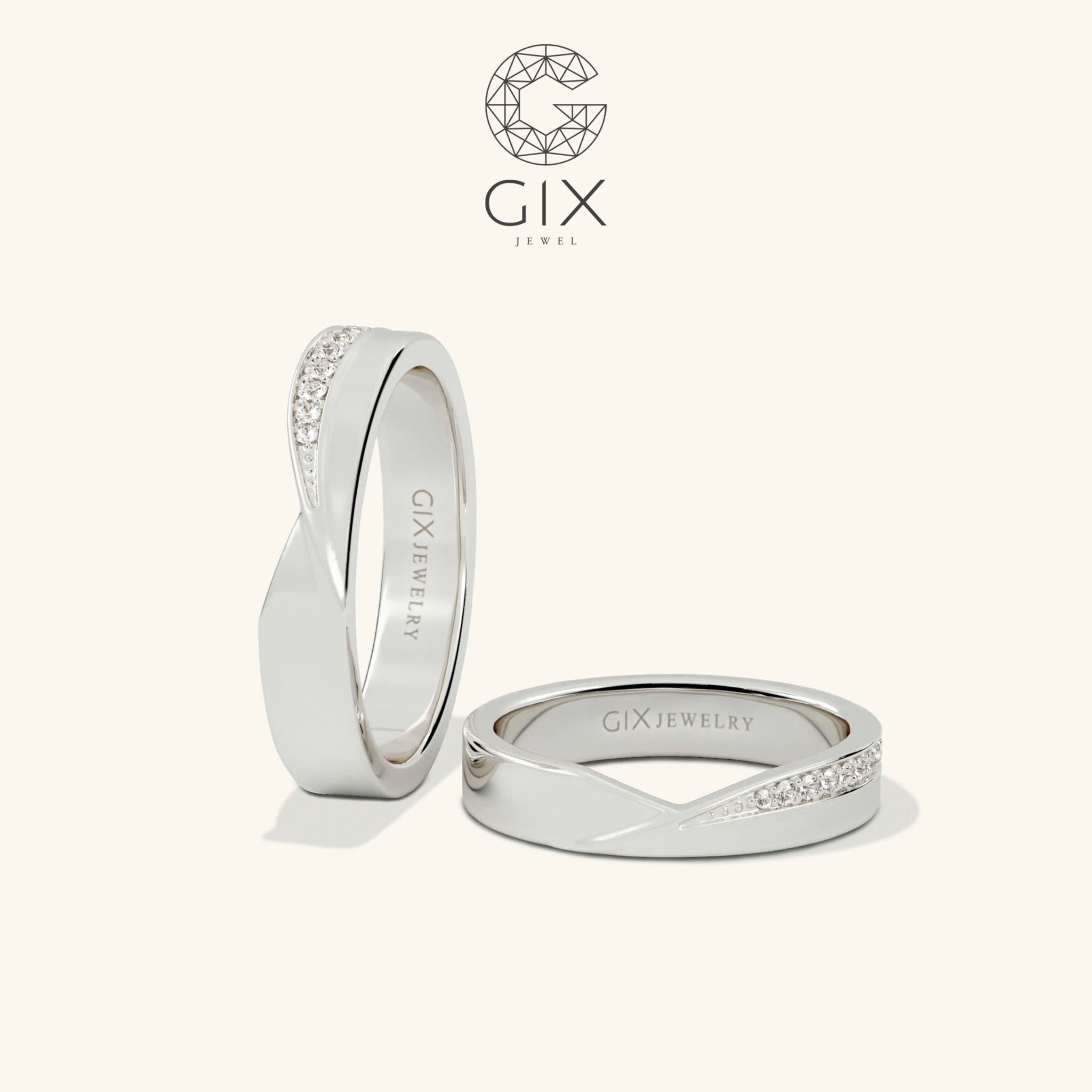 Nhẫn cưới hiện đại vàng trắng đính kim cương bản to đẹp khắc chữ Gix Jewelry