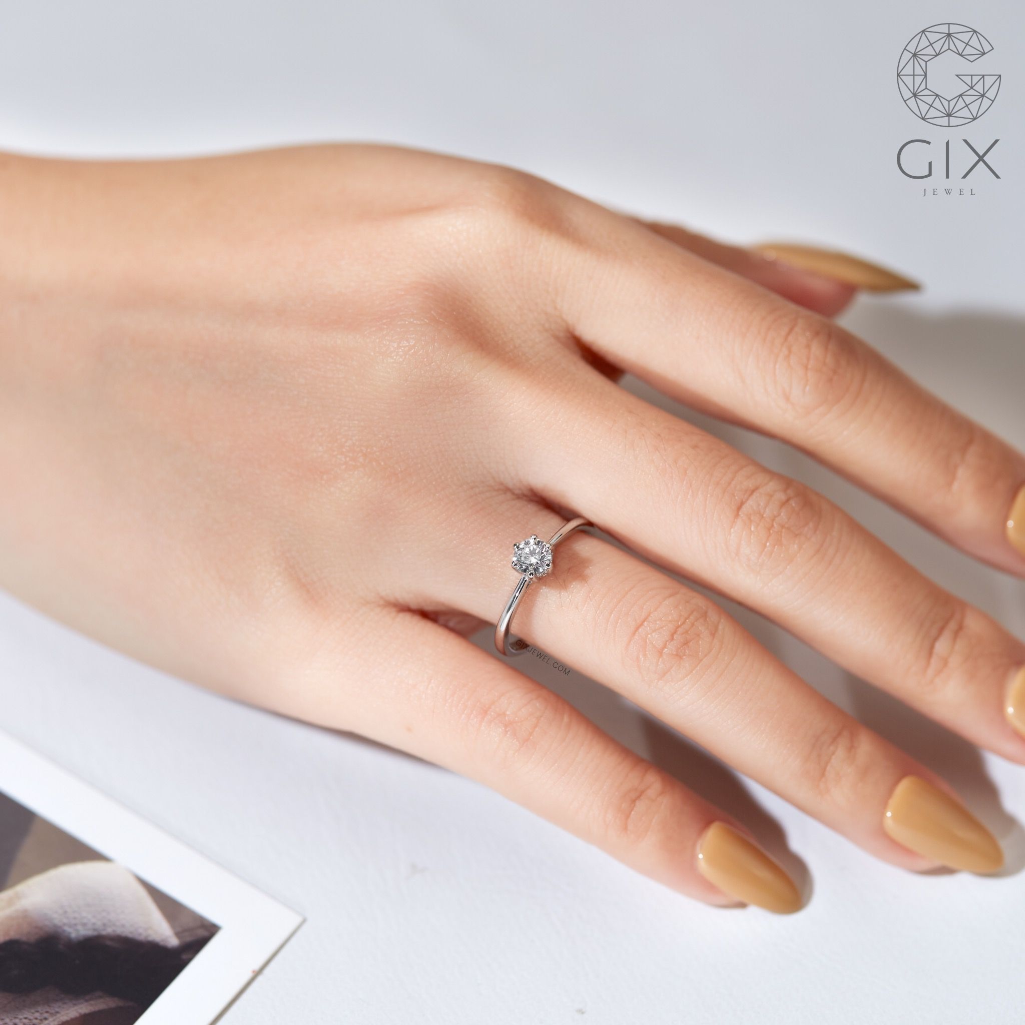 Nhẫn cầu hôn nữ đơn giản vàng trắng 18k đính đá CZ cao cấp Gix Jewel