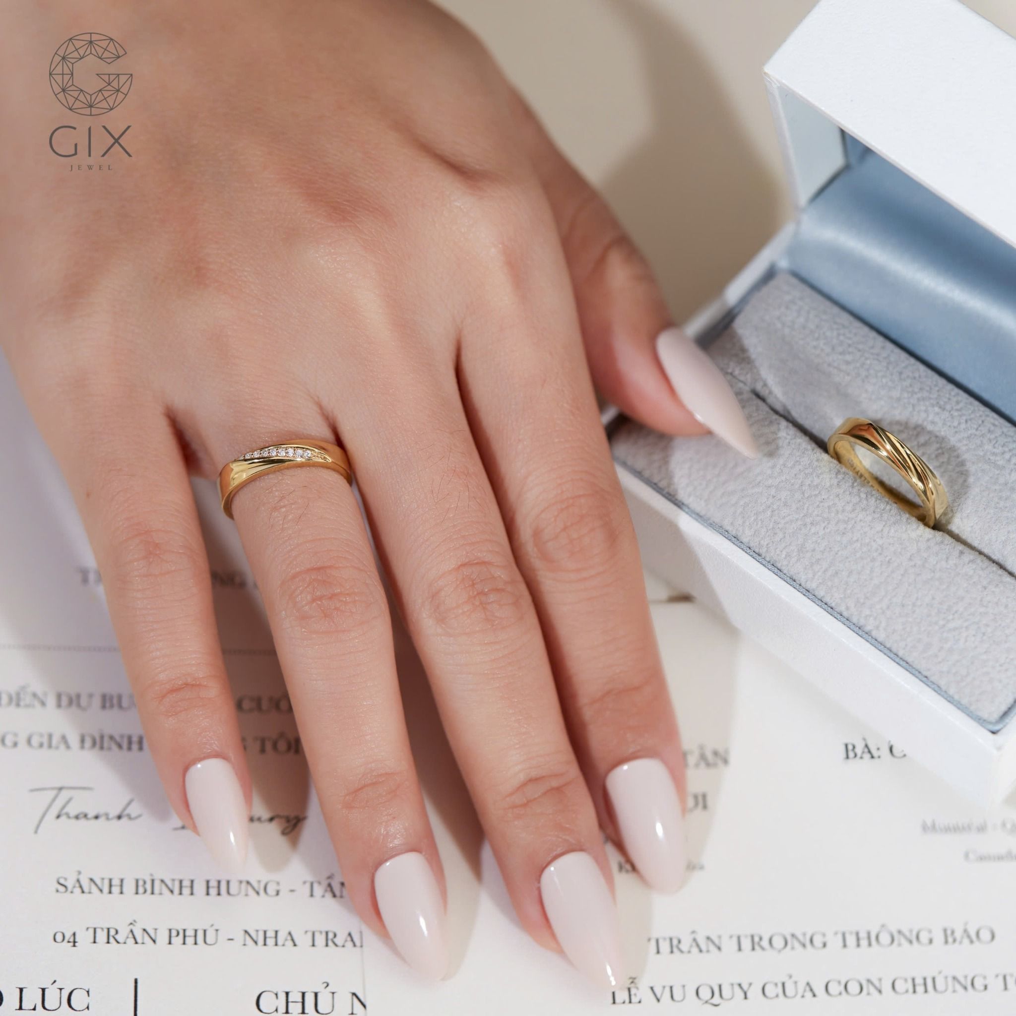 Nhẫn cưới vàng tây 18k đẹp thiết kế vô cực đính kim cương nhân tạo Gix Jewel
