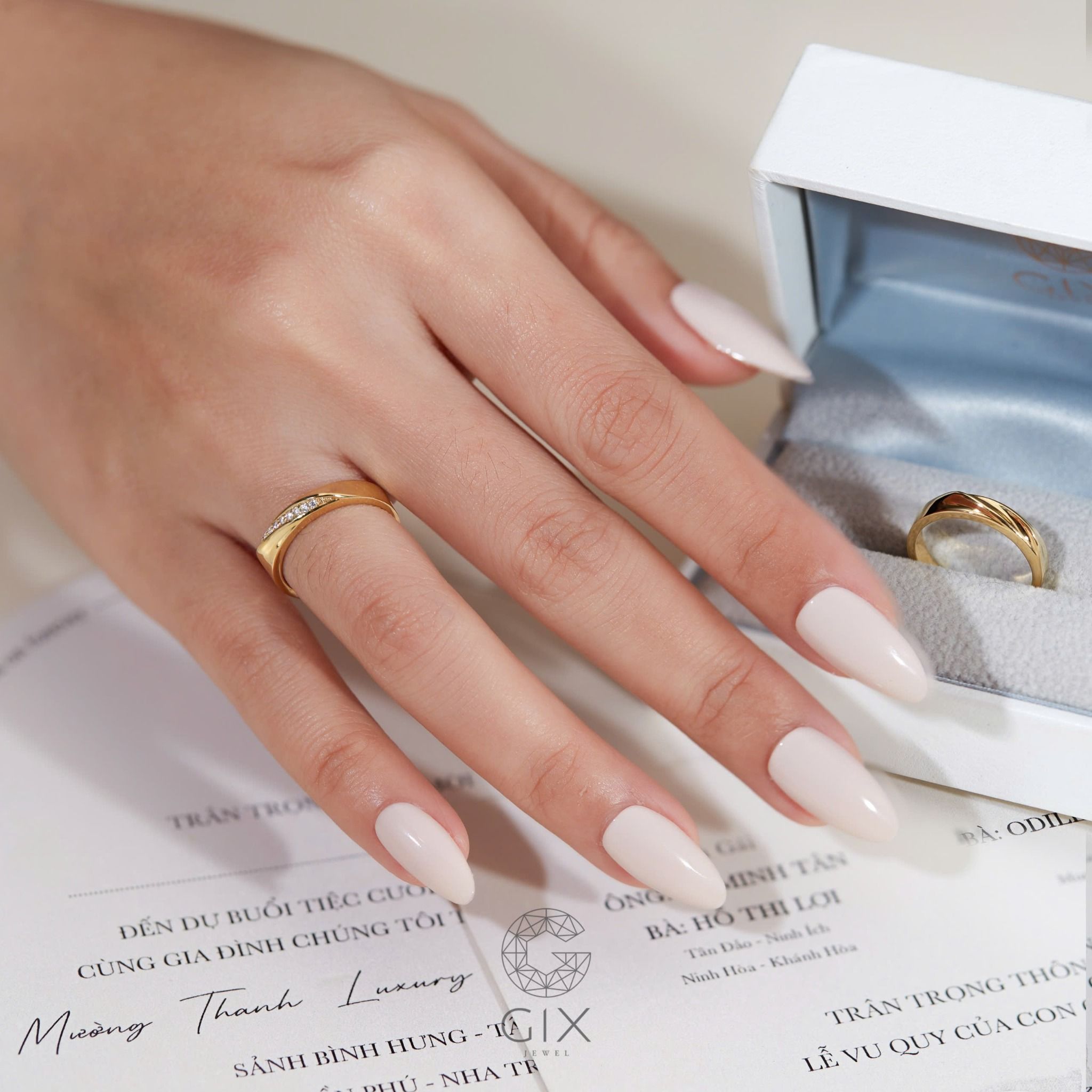 Nhẫn cưới vàng tây 18k đẹp thiết kế vô cực đính kim cương nhân tạo Gix Jewel
