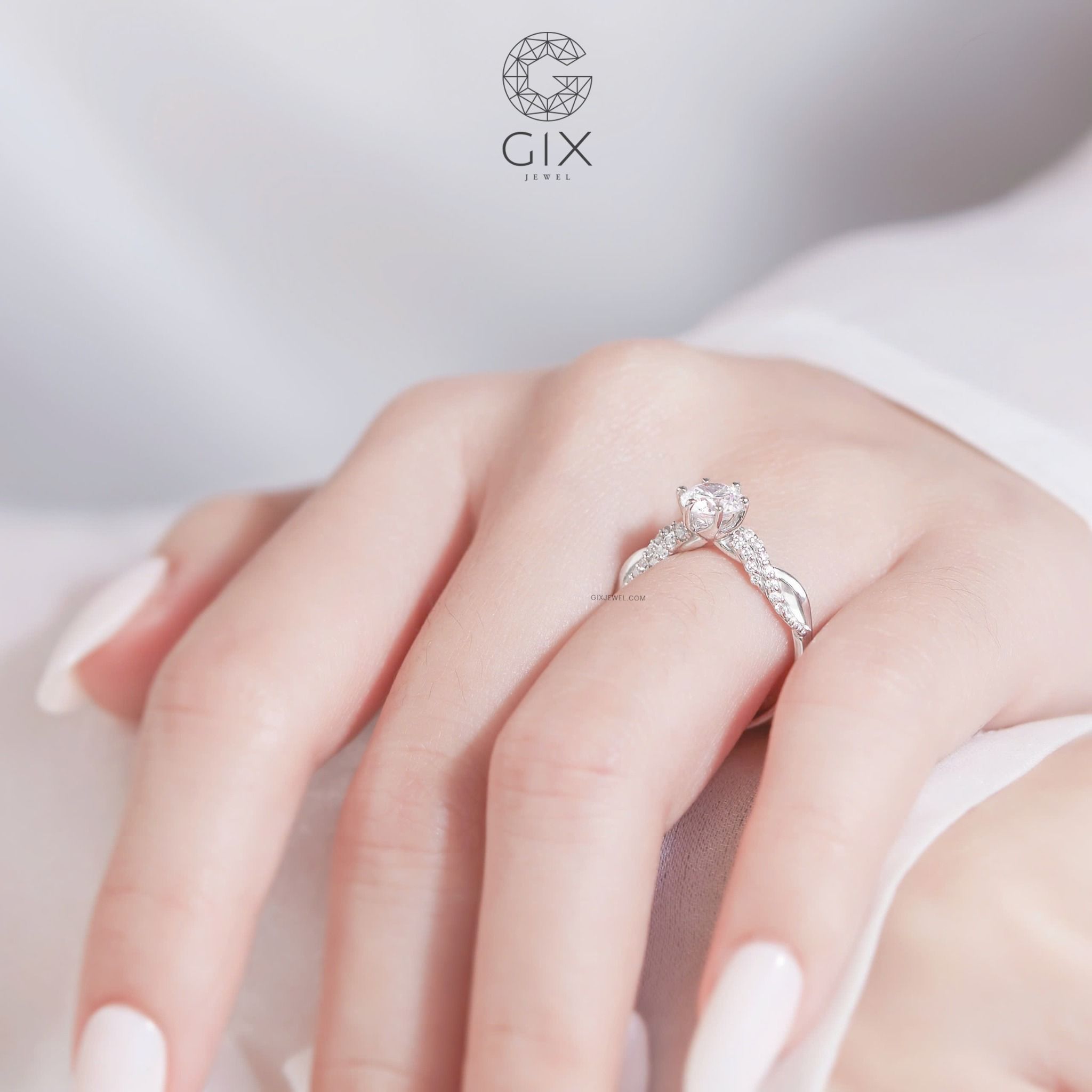 Nhẫn cầu hôn dưới 5 triệu đơn giản vàng trắng 18k đính kim cương Moissanite Gix