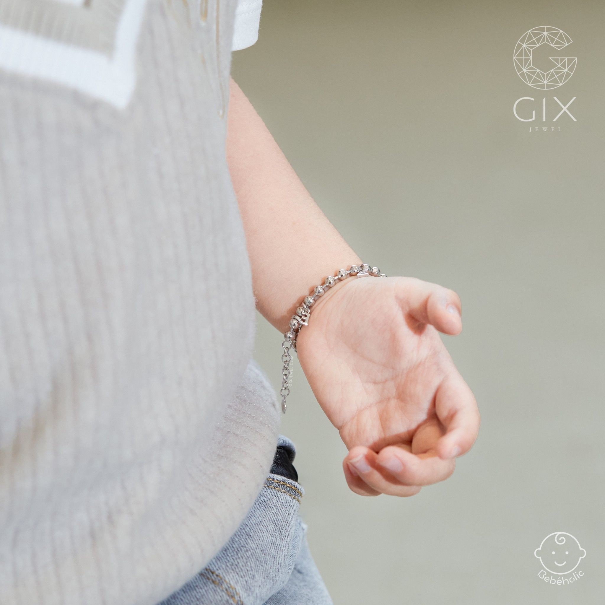 Lắc tay bạc cho bé đính đá Gix Jewel hình chữ love TBBLT32