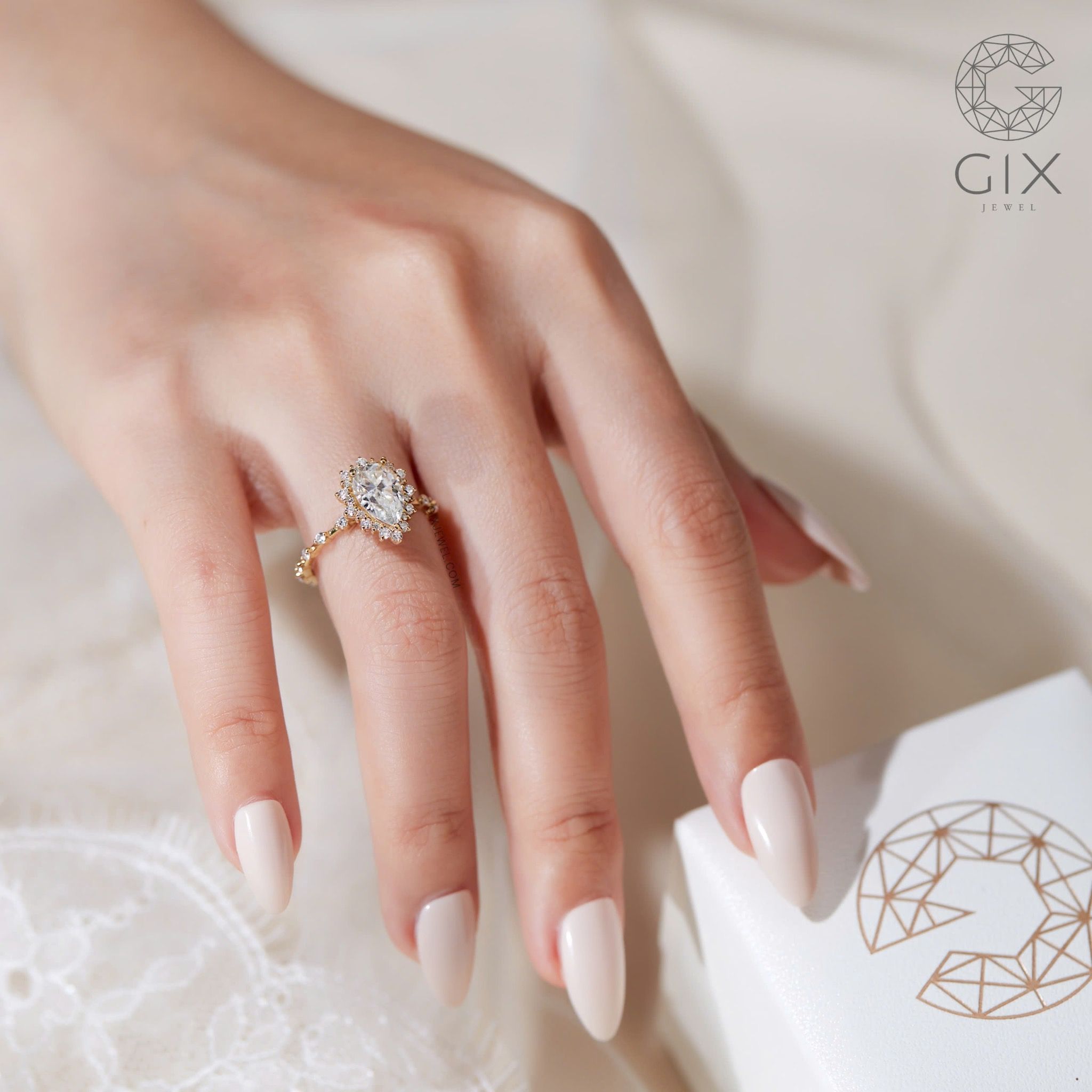 Nhẫn Đính Hôn Kim Cương Đẹp Vàng Tây 18K Đá Moissanite Giá Rẻ Gixjewel