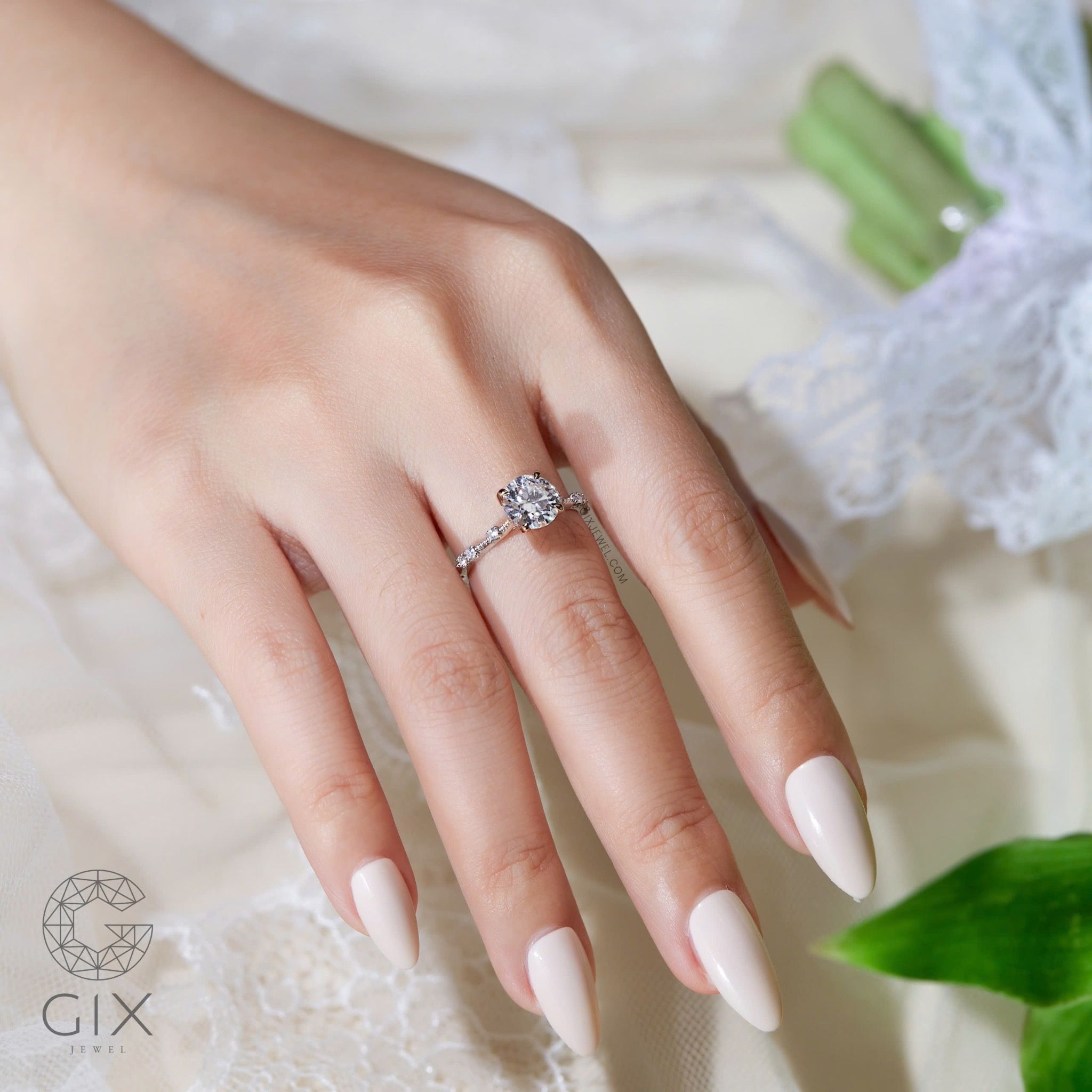 Nhẫn Vàng Cầu Hôn 18K Đẹp Nhất Bạc S925 Đính Kim Cương Moissanite Gix Jewel