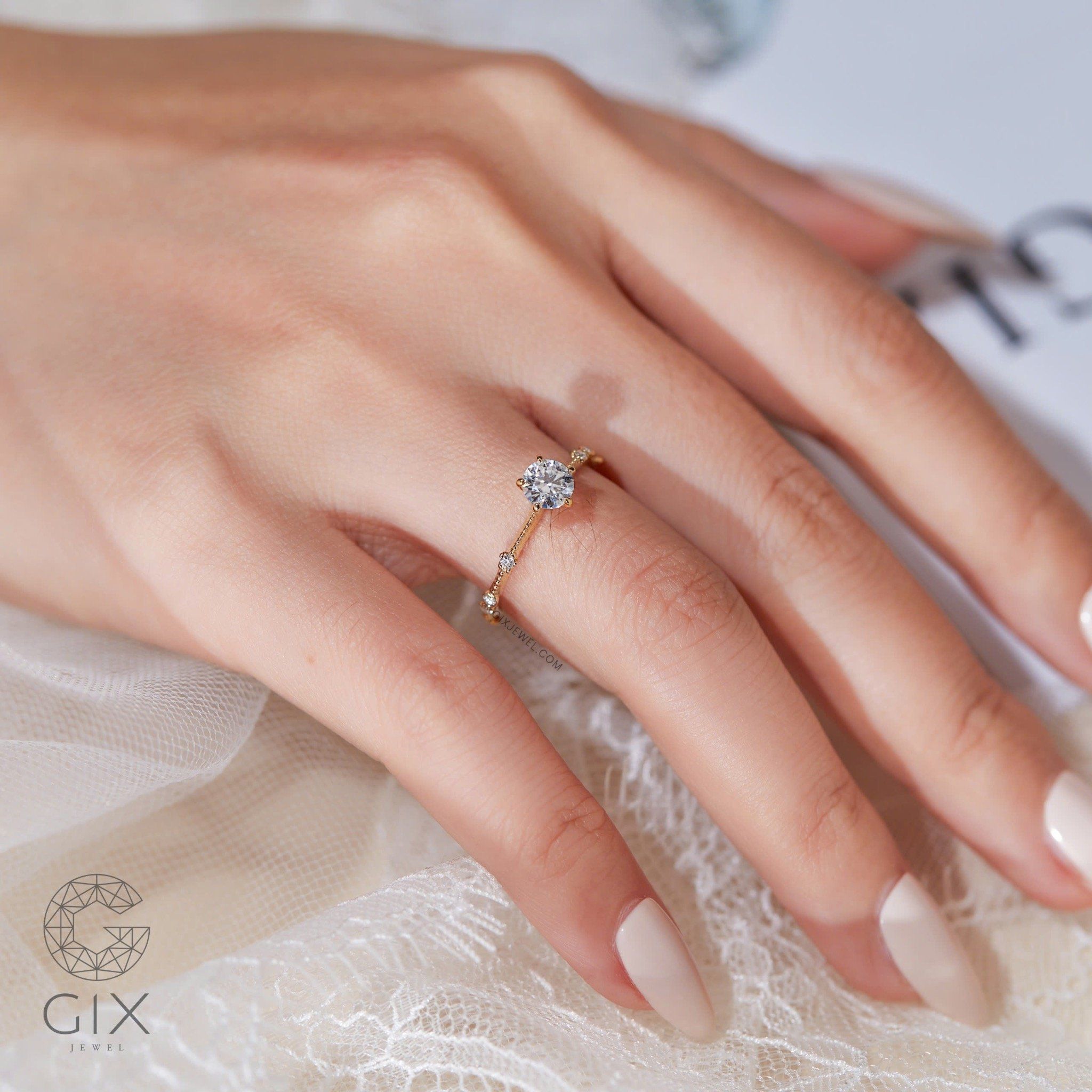 Nhẫn cầu hôn vàng tây 18k đính kim cương tự nhiên - Twilight | Gix Jewel