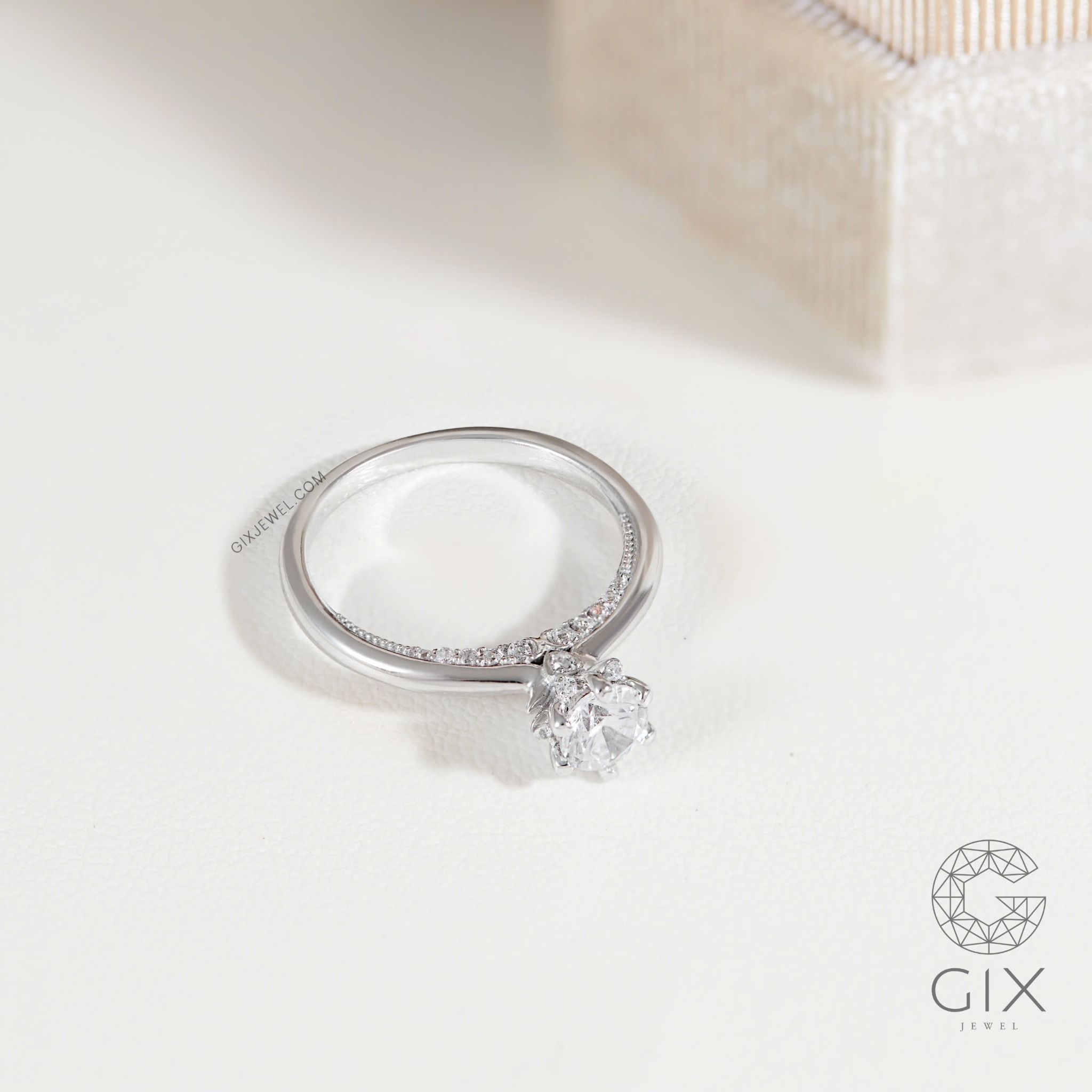 Nhẫn Cầu Hôn Đẹp Giá Rẻ Vàng Tây 18K Kim Cương Nhân Tạo Moissanite Gix