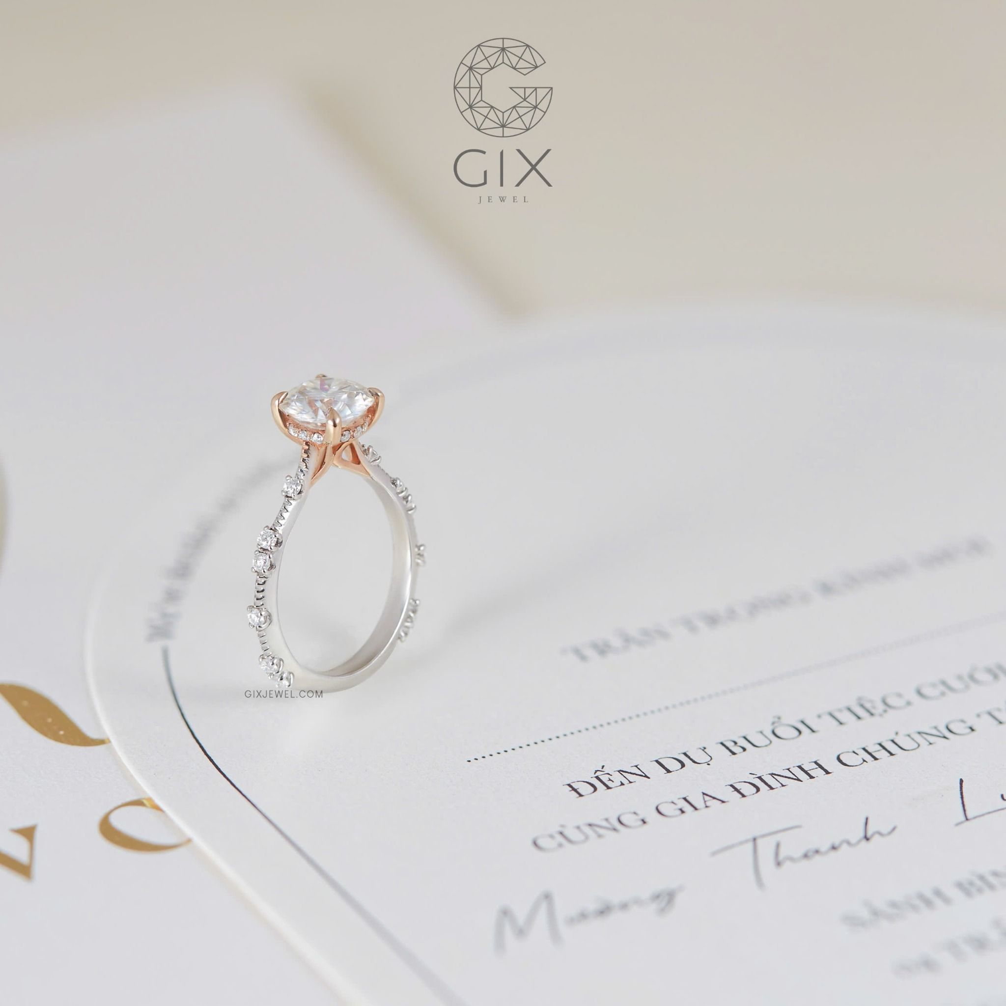 Nhẫn Vàng Cầu Hôn 18K Đẹp Nhất Bạc S925 Đính Kim Cương Moissanite Gix Jewel