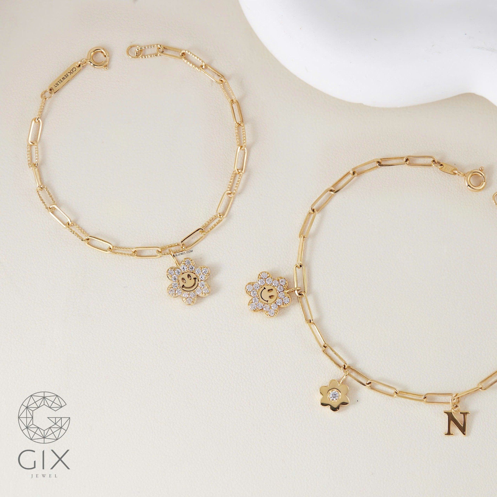 Lắc tay xích nam nữ vàng 18k bạc 925 gắn charm hoa & chữ khắc tên riêng Gix Jewel