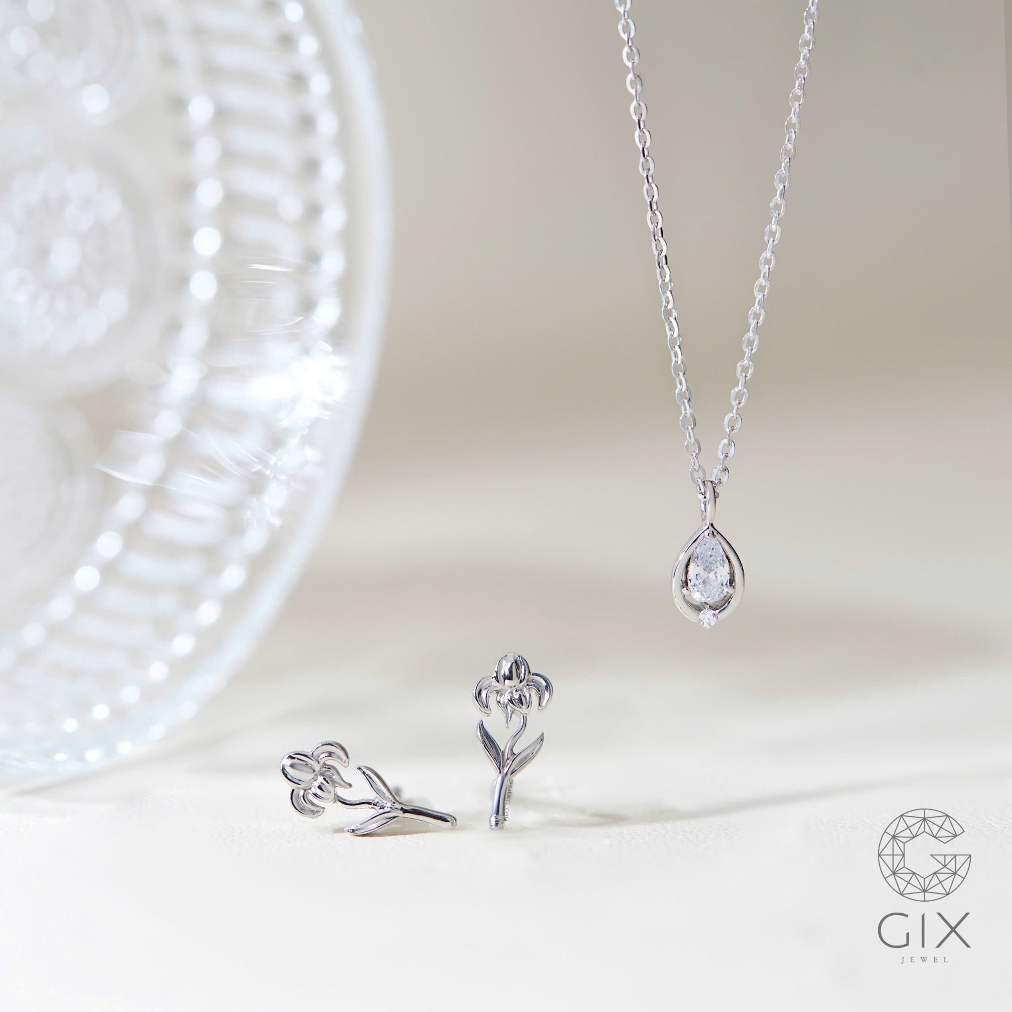 Bông tai nữ vàng ý 750 bạc xi bạch kim hình bông hoa diên vĩ lấp lánh Gixjewel