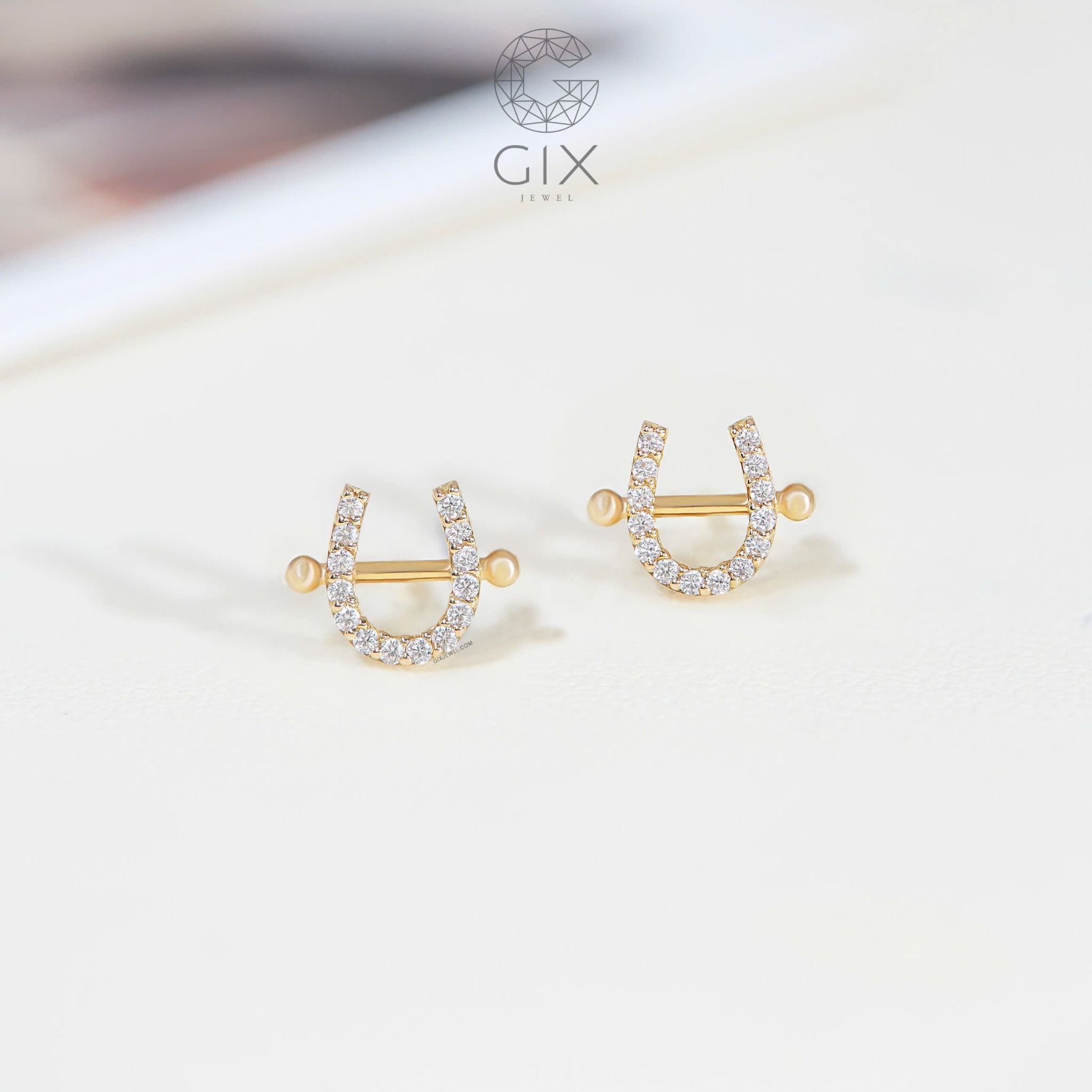 Bông tai nam nữ đẹp sang trọng vàng 18k bạc cao cấp hình móng ngựa đính đá Gix Jewel