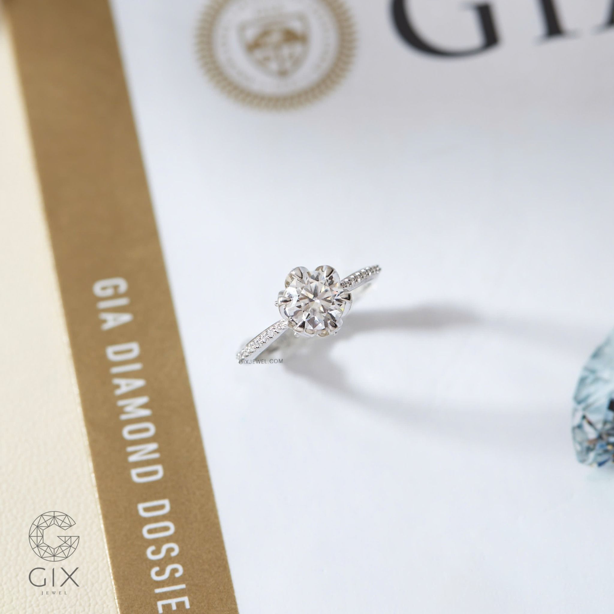 Nhẫn Đính Hôn Vàng Trắng 18K Kim Cương Nhân Tạo Cho Nữ Gix Jewelry