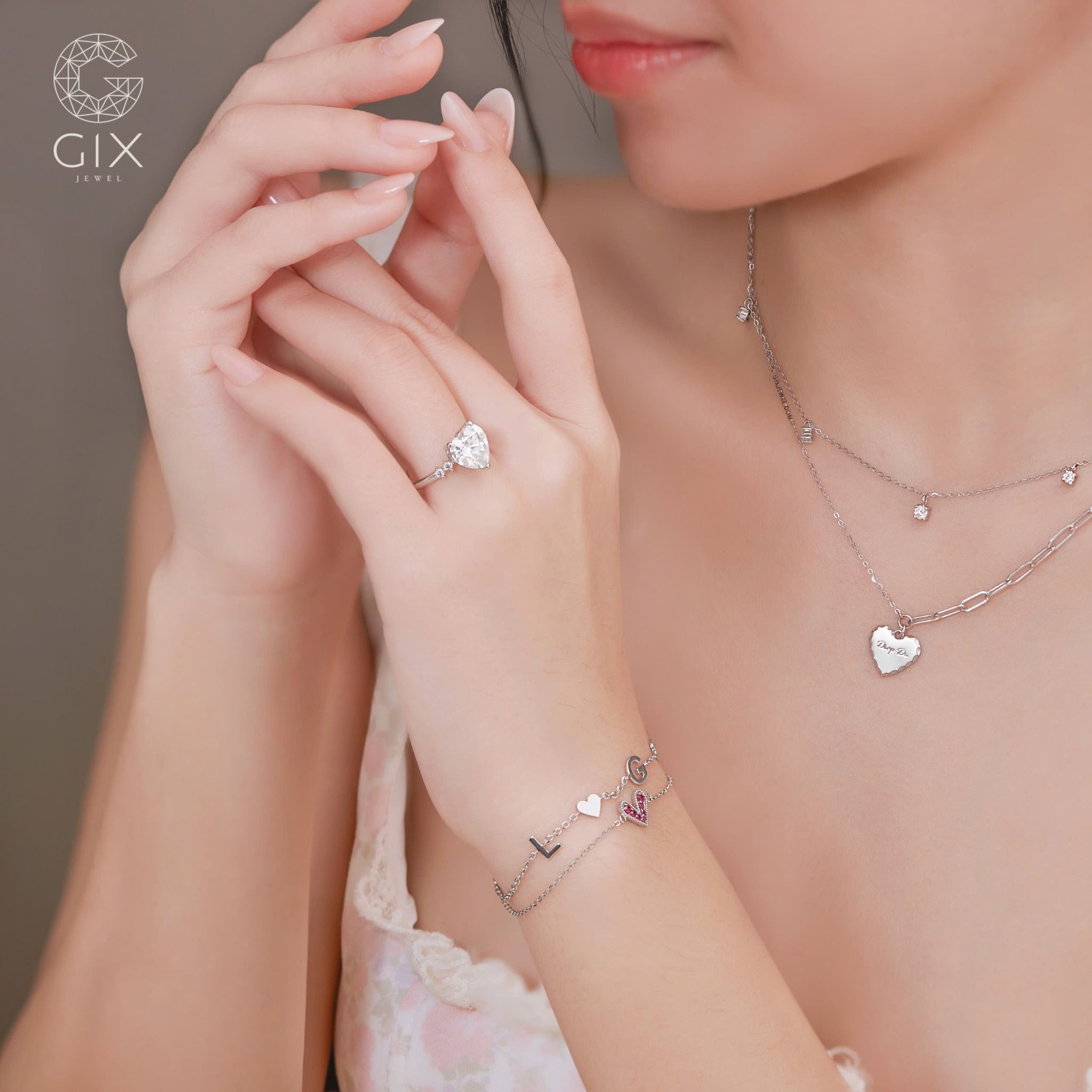 Nhẫn vàng trắng cầu hôn bạn gái đính kim cương trái tim Moissanite Gix