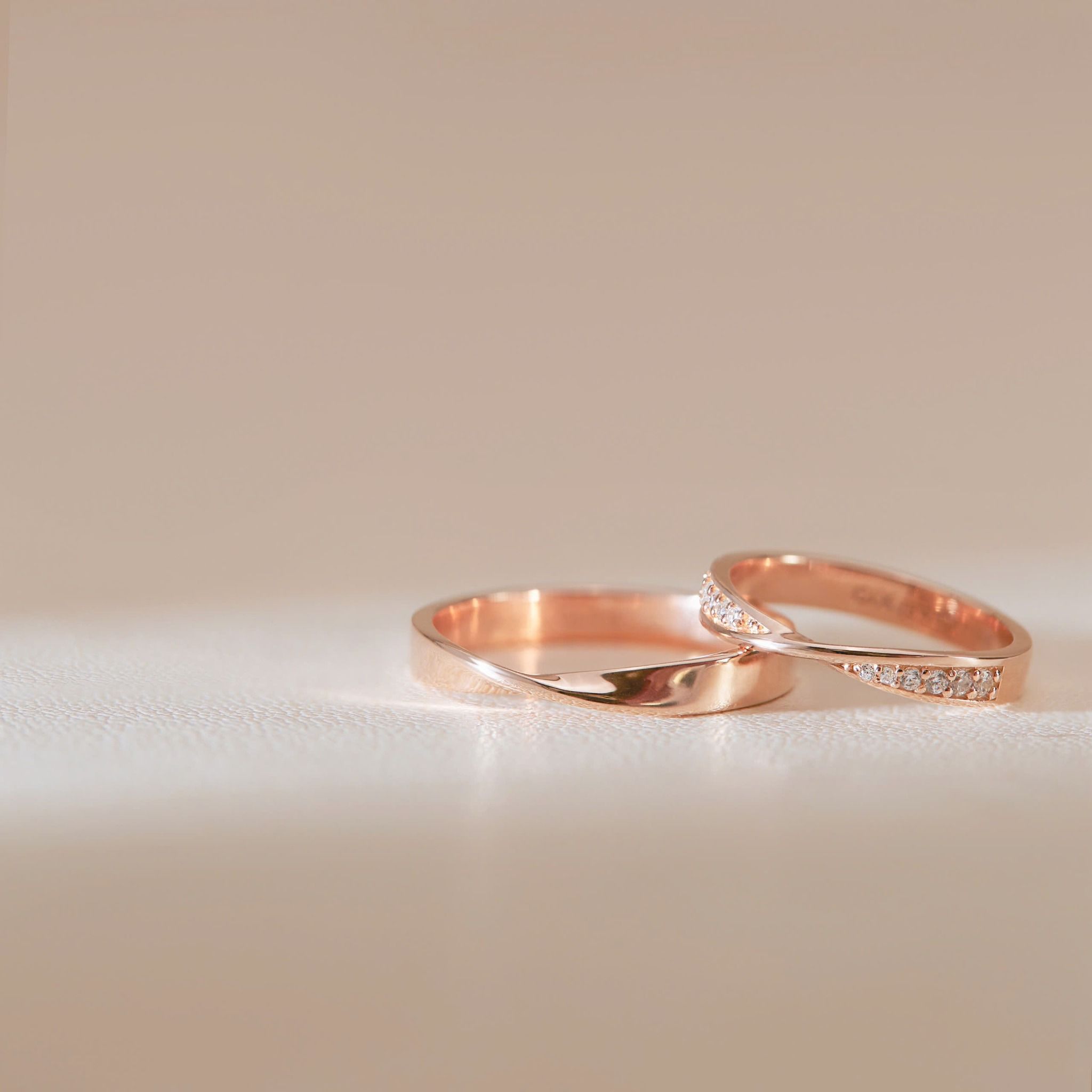 Nhẫn cưới 18k vô cực uy tín vàng tây đẹp mừng cưới đính kim cương đẹp Gix Jewel