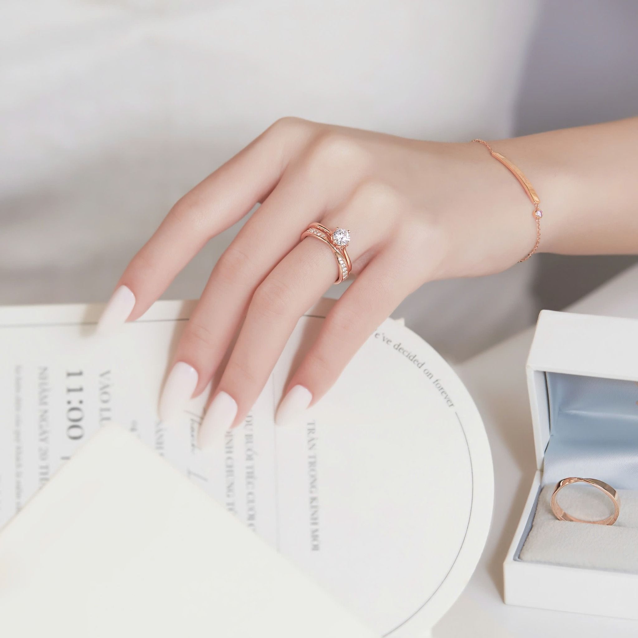 Nhẫn kim cương đính hôn bằng vàng hồng 18k đẹp giá rẻ Gix Jewelry