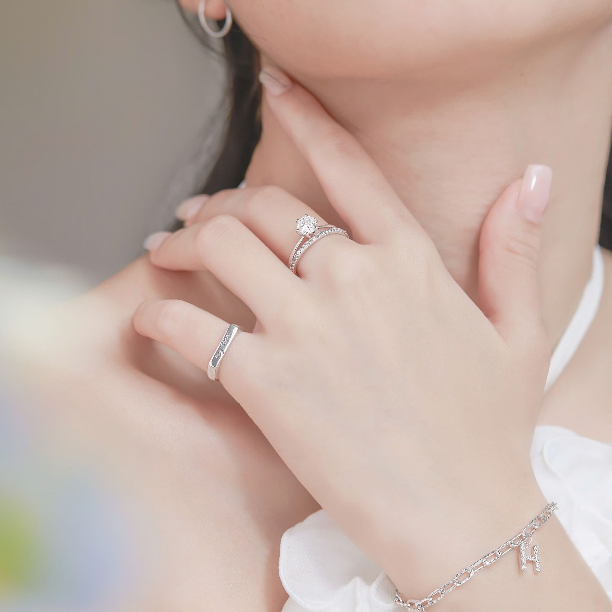 Nhẫn đính kim cương cầu hôn bạn gái vàng trắng 18k đẹp nhất đính Moissanite Gix Jewel