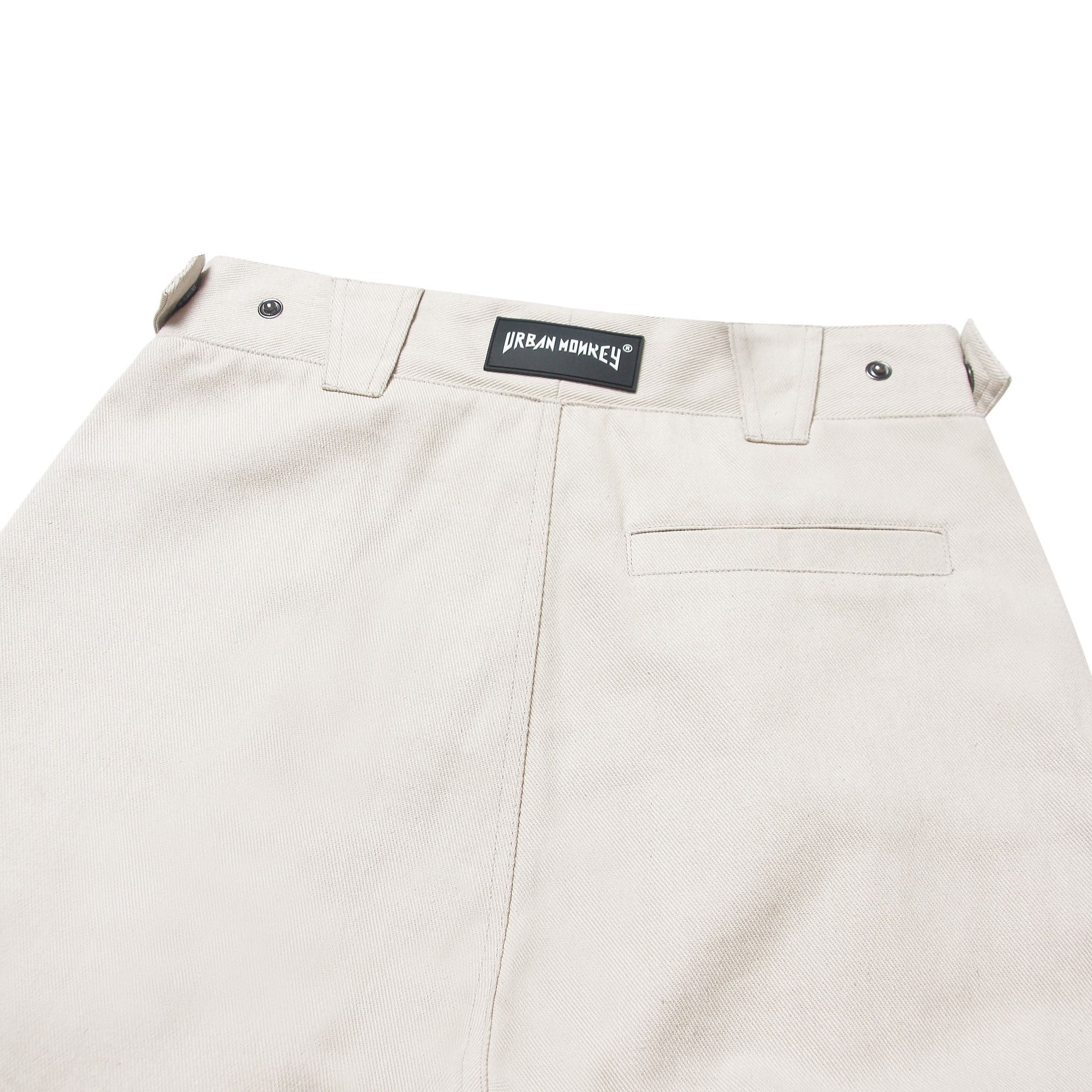 PLEATED CHICANO CREAM SHORT