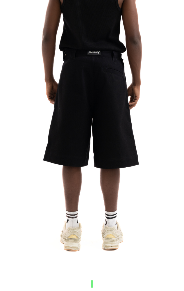 PLEATED CHICANO BLACK SHORT