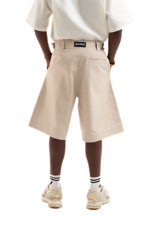 PLEATED CHICANO CREAM SHORT