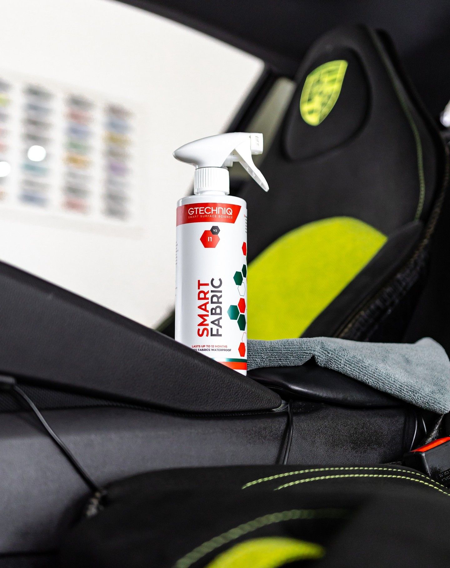 Dung Dịch Phủ Kháng Nước Bảo Vệ Vải Nội Thất - Gtechniq I1 Smart Fabric v2 250ml