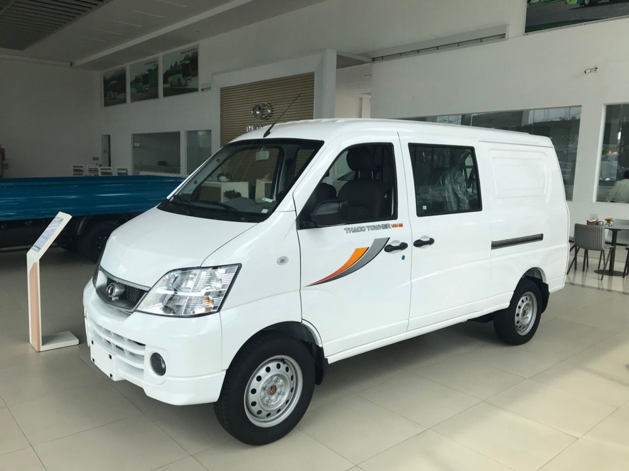 XE TẢI THACO TOWNER VAN 5S - 5 CHỖ NGỒI - 750 KG/ 490 KG