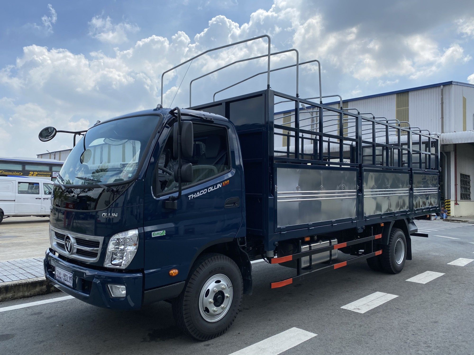 Thaco Ollin 120 - Thùng Mui Bạt - 7.1 Tấn