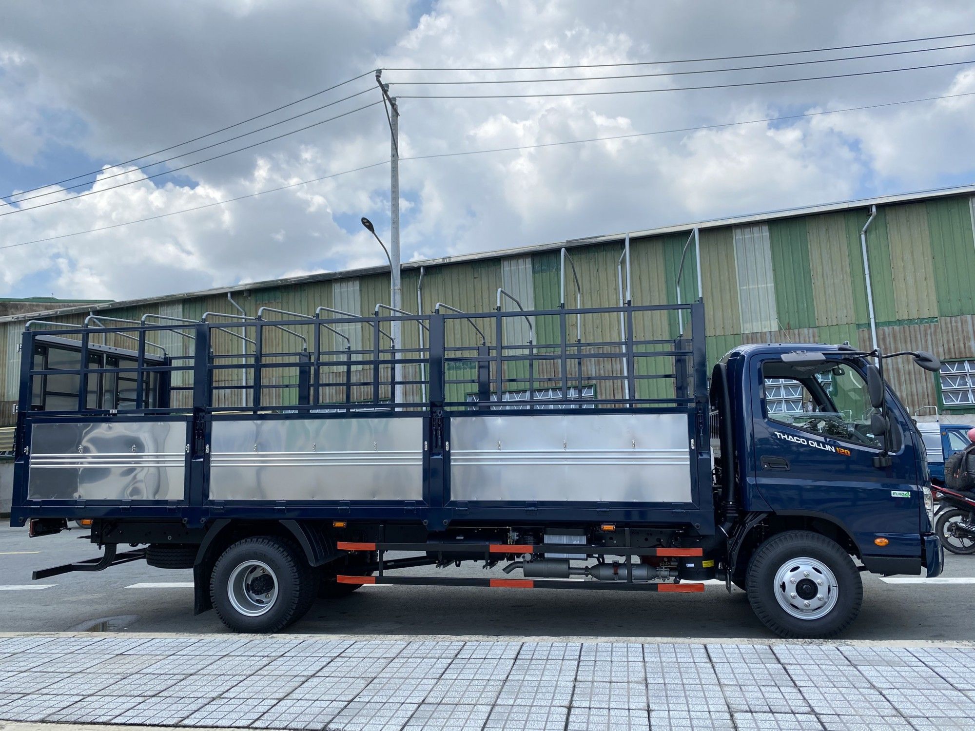 Thaco Ollin 120 - Thùng Mui Bạt - 7.1 Tấn