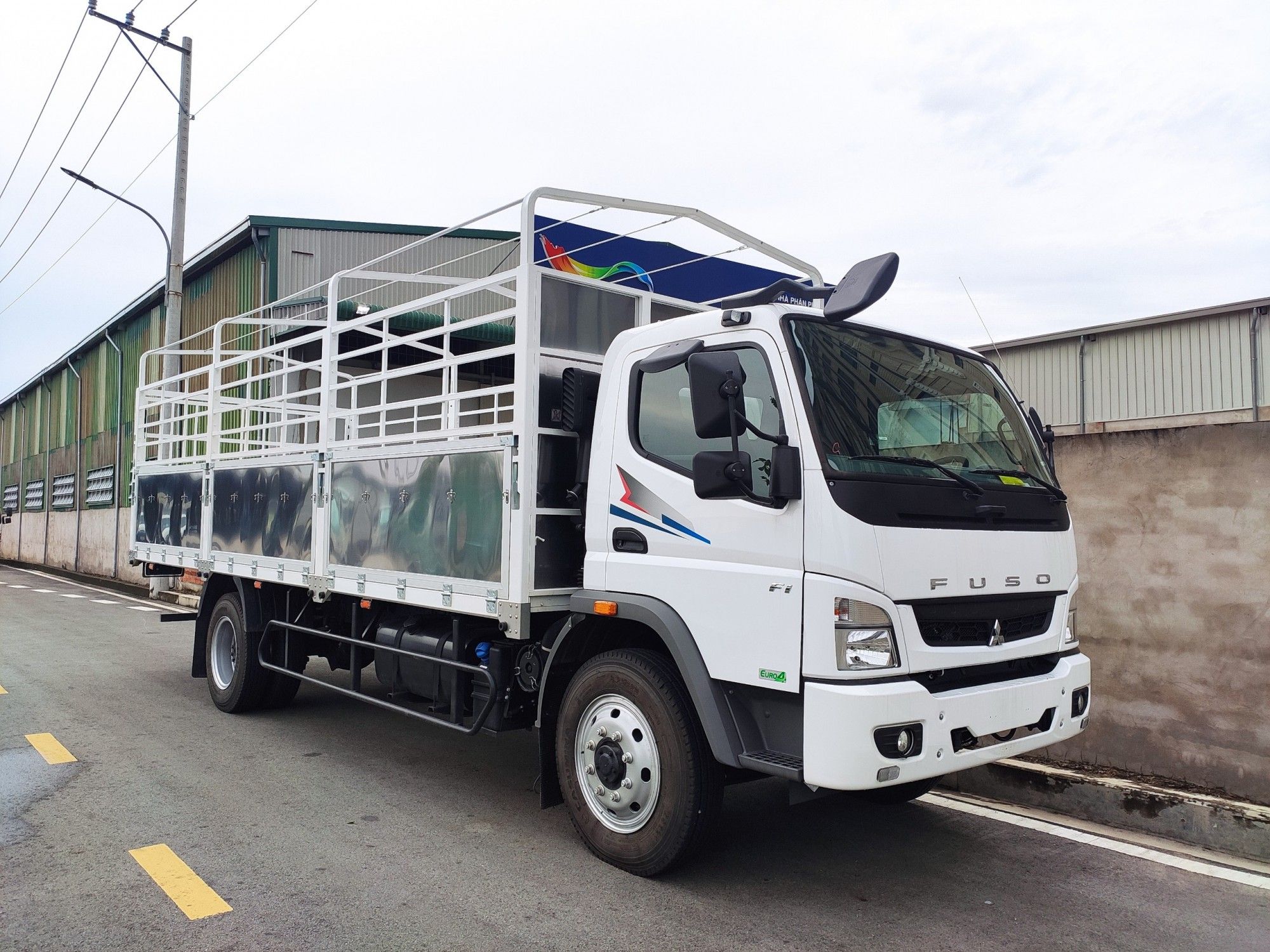 XE TẢI 7 TẤN MITSUBISHI FUSO CANTER 12.8 RL - FUSO FI 2019 - MUI BẠT - 7.3 TẤN