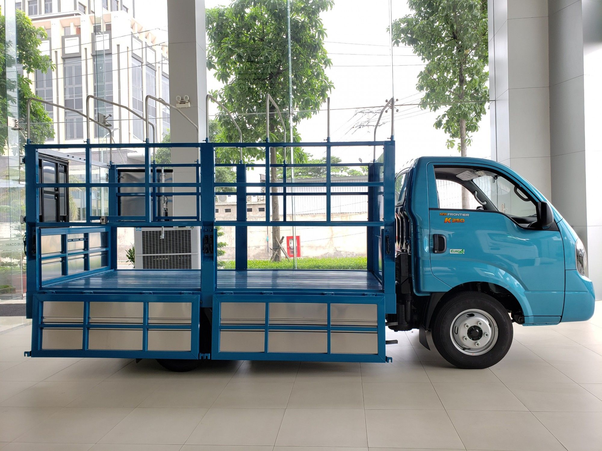 KIA K250 2,49 TẤN MUI BẠT