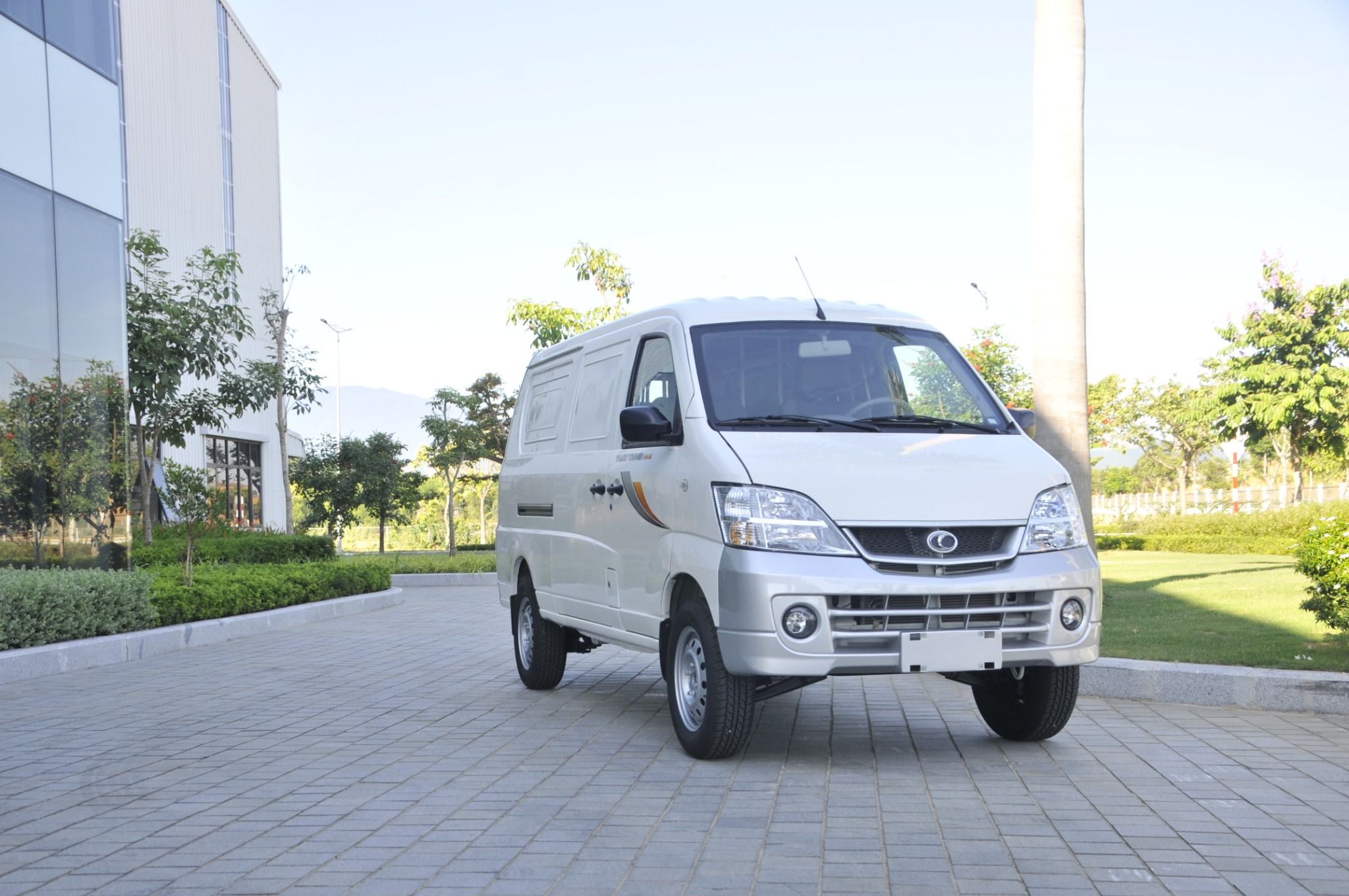 XE TẢI VAN THACO TOWNER VAN 2S - 2 CHỖ NGỒI - 945 KG/ 490 KG